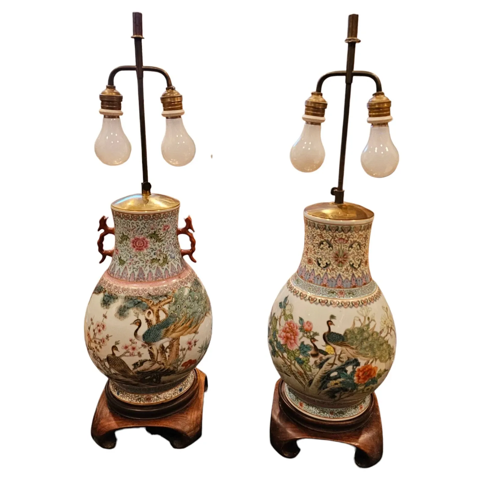 Chinese Porcelain Double-Handled Lamp