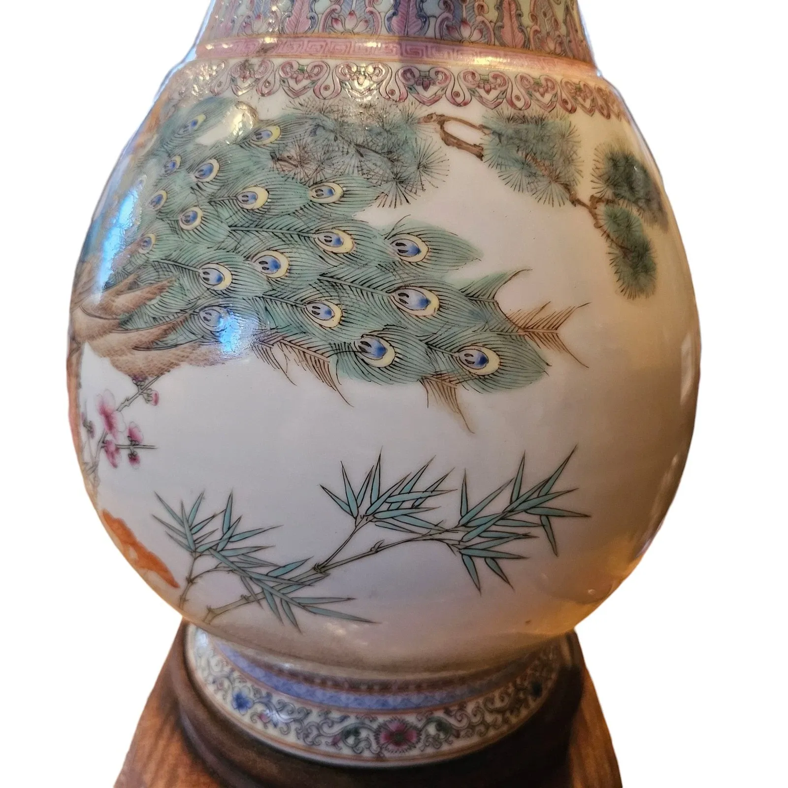 Chinese Porcelain Double-Handled Lamp thumbnail 6