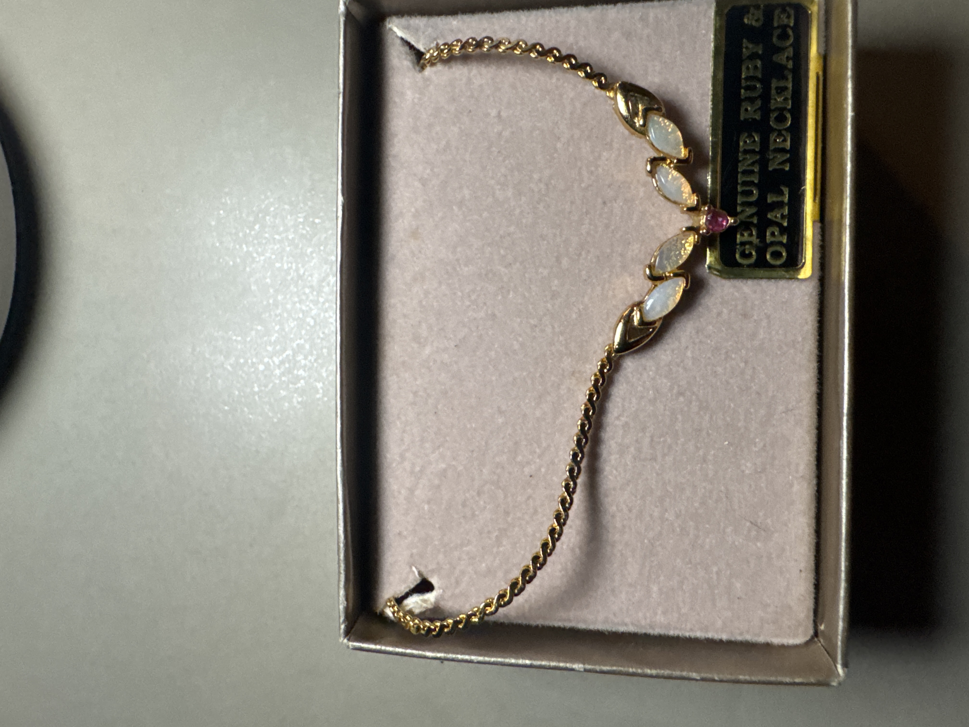 Late 20th-Century Romantic Ruby and Opal Gold‑Plated Necklace thumbnail 2