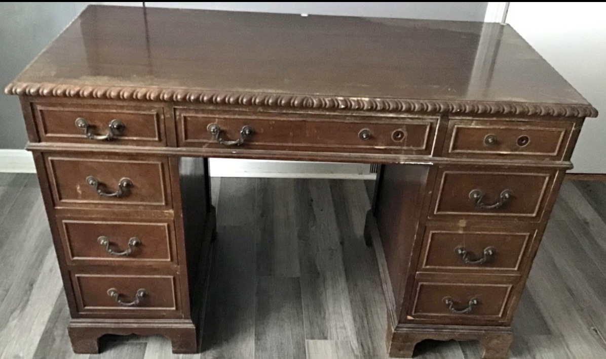 English Georgian Revival Mahogany Kneehole Desk