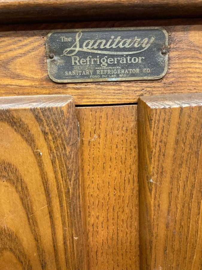Early 20th Century Oak Icebox thumbnail 2