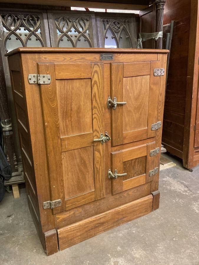 Early 20th Century Oak Icebox thumbnail 3