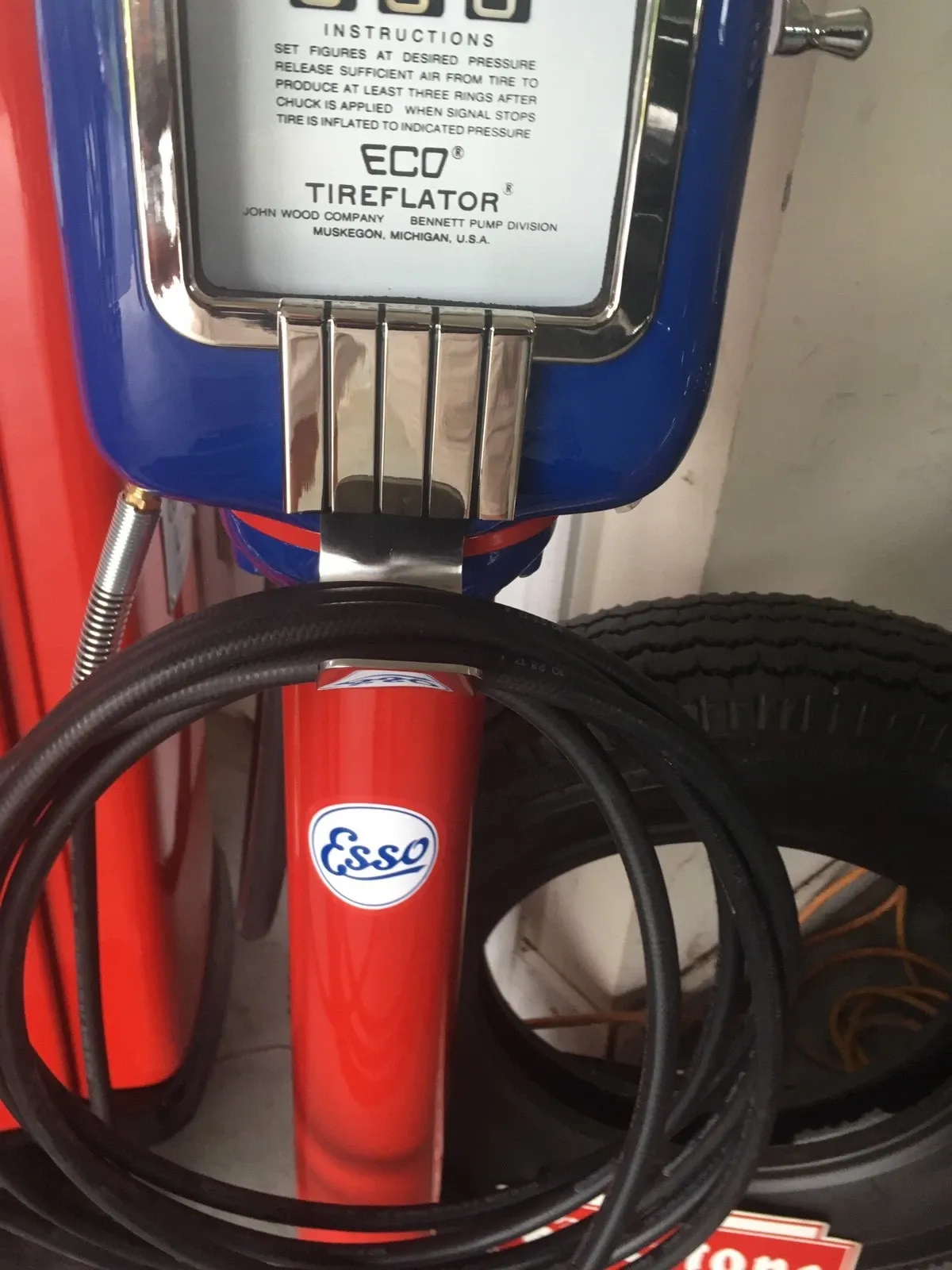 Restored Vintage Eco Tireflator Air Meter in Esso Livery thumbnail 5