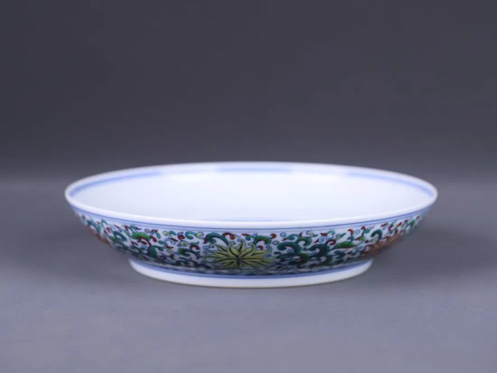 Chinese Doucai 'Chrysanthemum' Dish