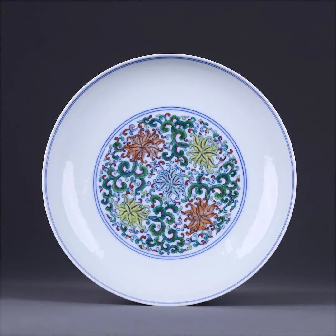 Chinese Doucai 'Chrysanthemum' Dish thumbnail 6