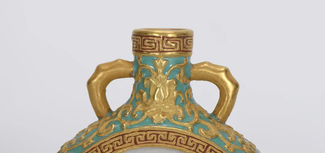 Chinese Qing Style Porcelain Moon Flask thumbnail 8