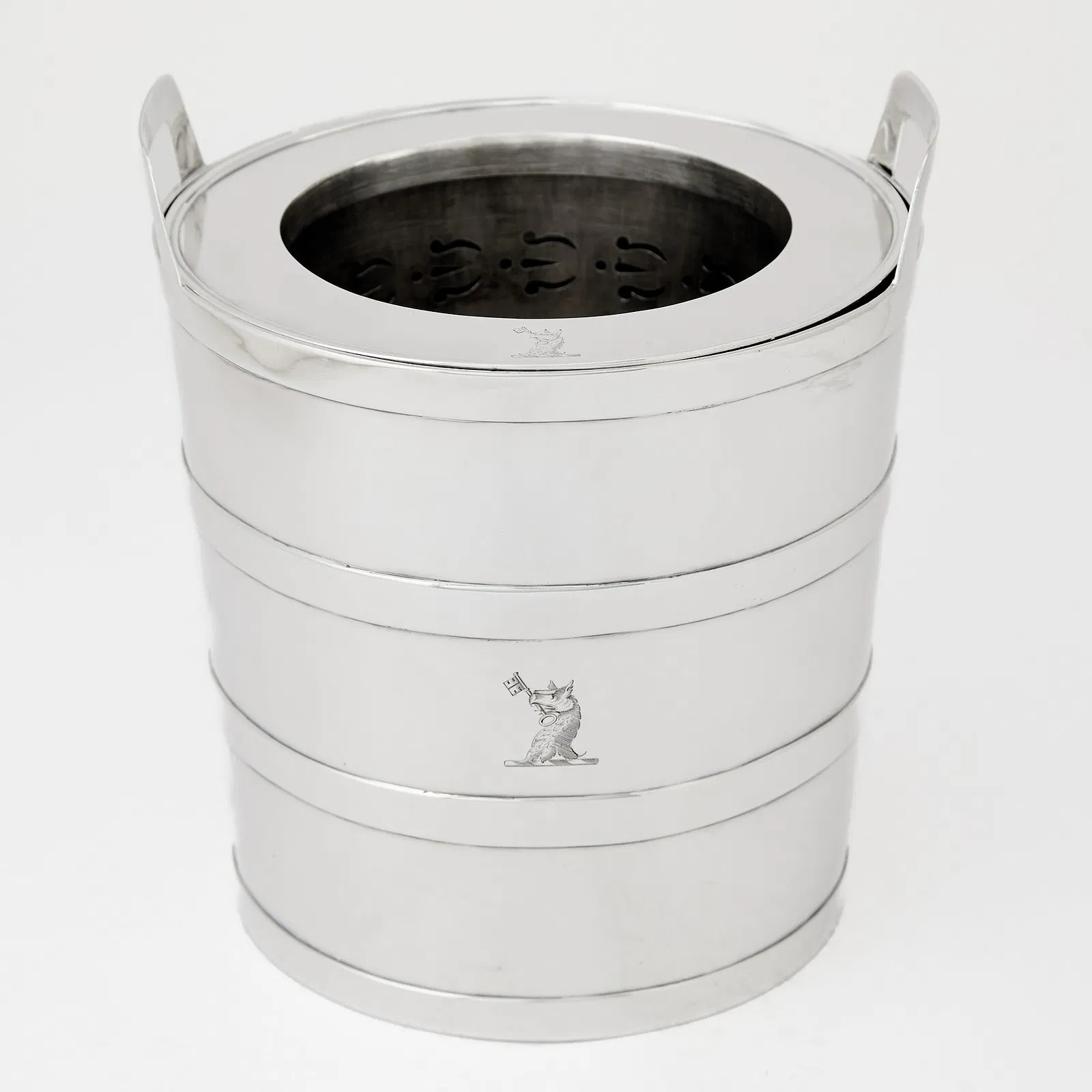 Georgian London Sterling Silver Biscuit or Sweetmeat Barrel with Pierced Liner and Swing Handles (Assay Year 1818) thumbnail 5