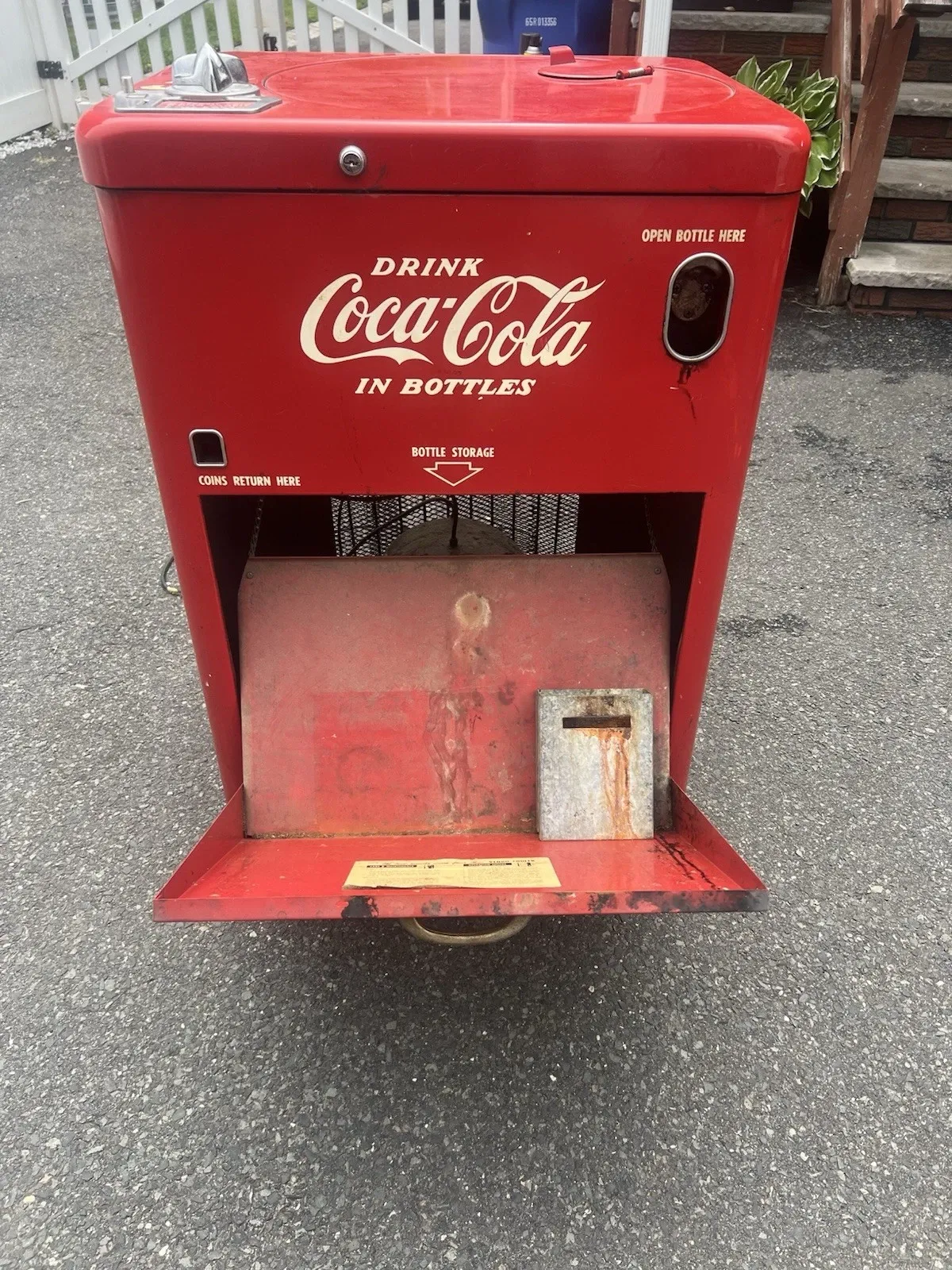 Vendo Model A23E Coca-Cola Vending Machine thumbnail 8