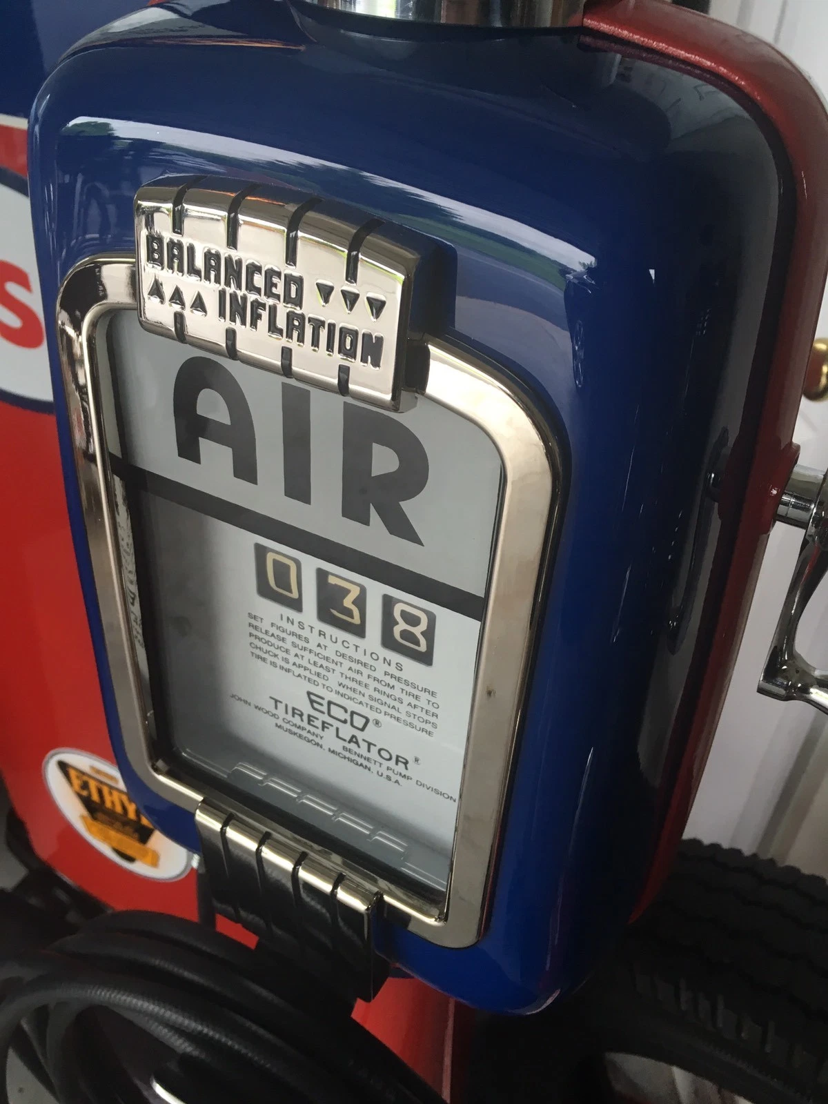 American Mid-Century ECO Tireflator Esso Gas Station Air Meter thumbnail 2