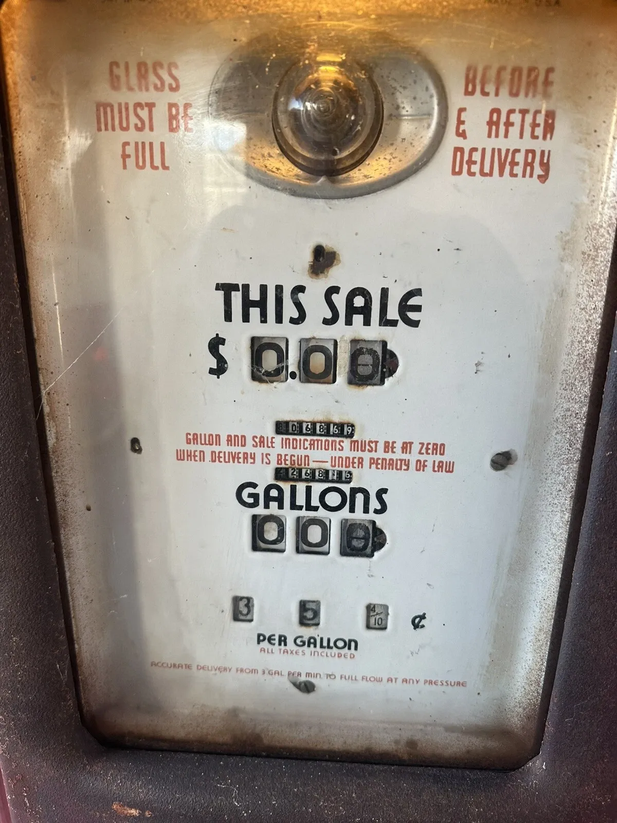 American Post-War Period Texaco Fire-Chief Bennett Model 766 Cast-Iron Gasoline Pump with Milk-Glass Globe thumbnail 8