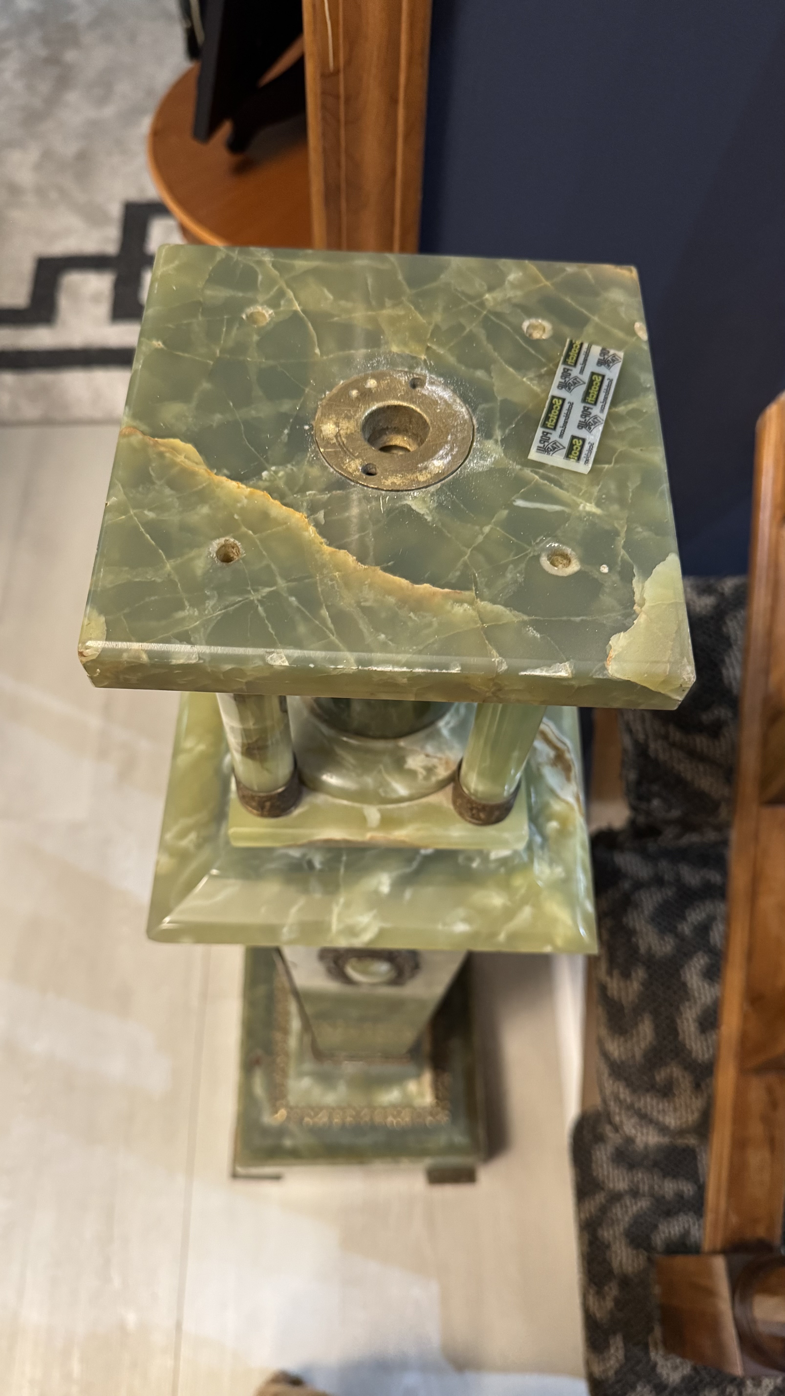 Neoclassical Revival Green Onyx and Gilt Metal Pedestal thumbnail 3