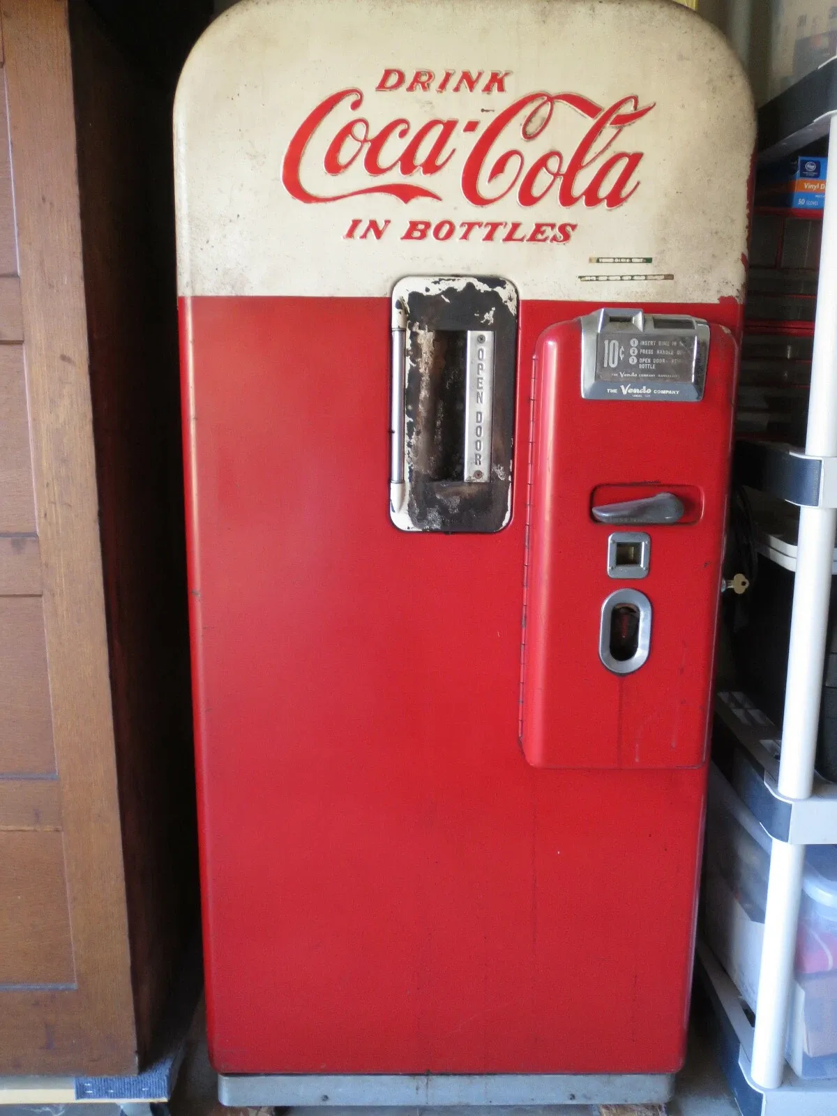American Mid-Century Modern Painted Steel Coca-Cola Vendo Vending Machine