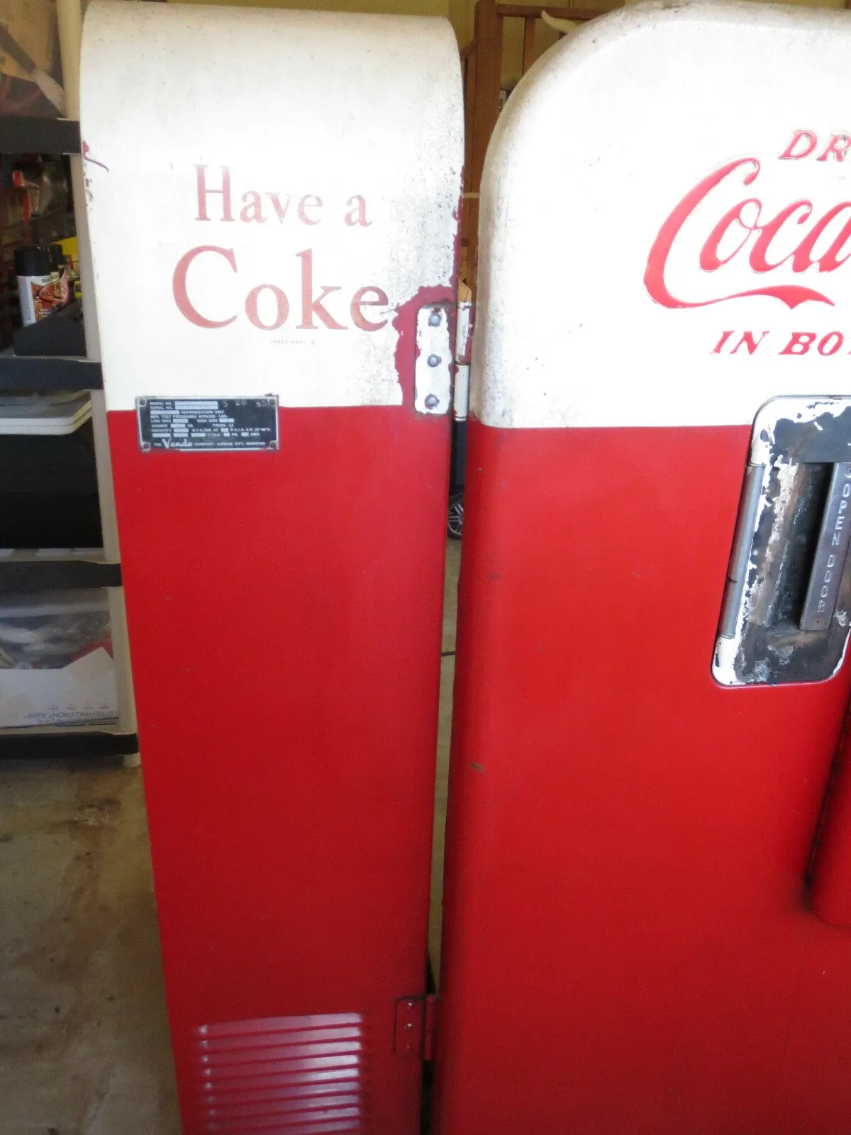 American Mid-Century Modern Painted Steel Coca-Cola Vendo Vending Machine thumbnail 3