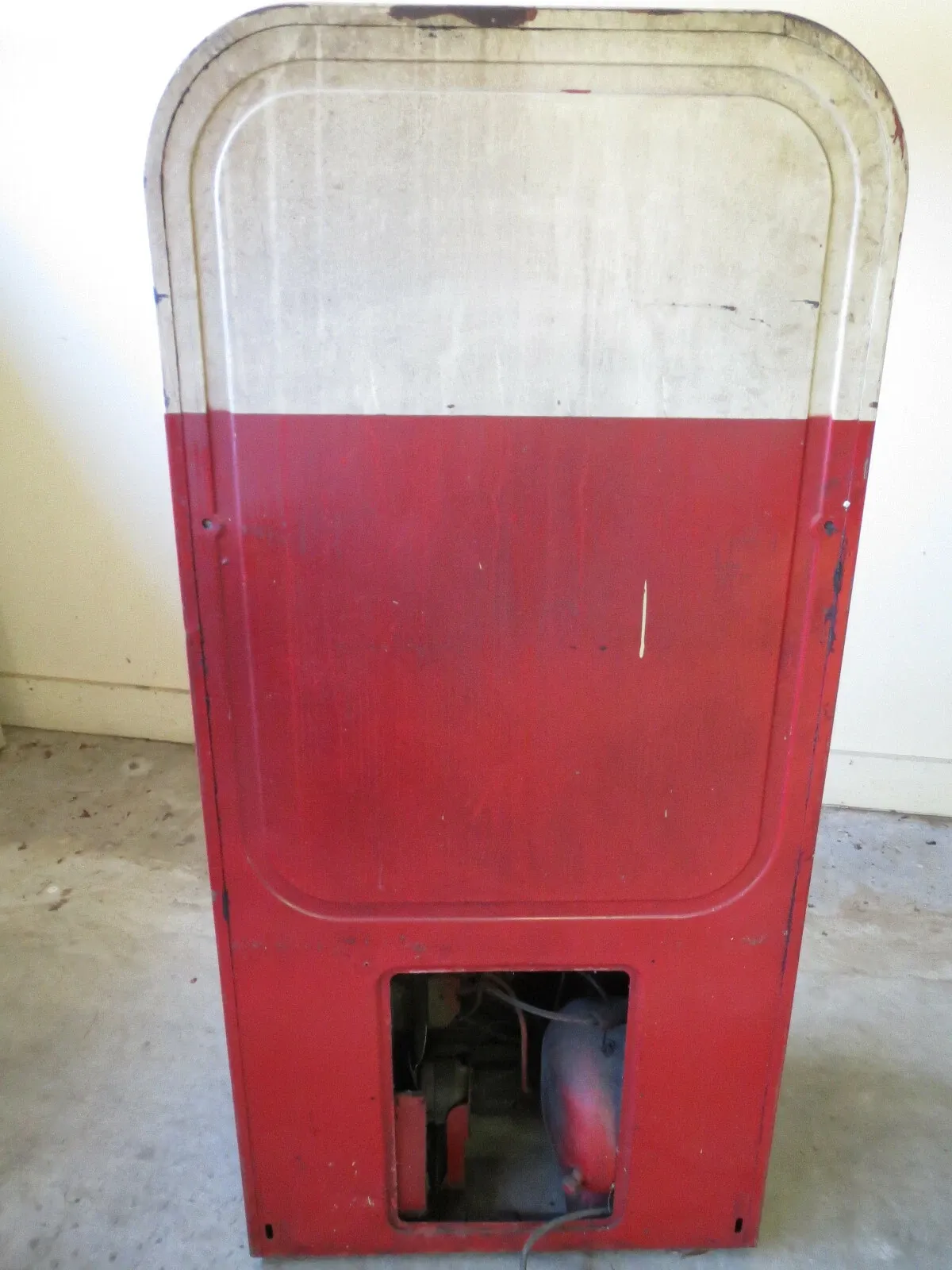 American Mid-Century Modern Painted Steel Coca-Cola Vendo Vending Machine thumbnail 5