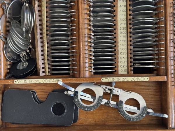 Vintage Optometrist Trial Lens Set thumbnail 2