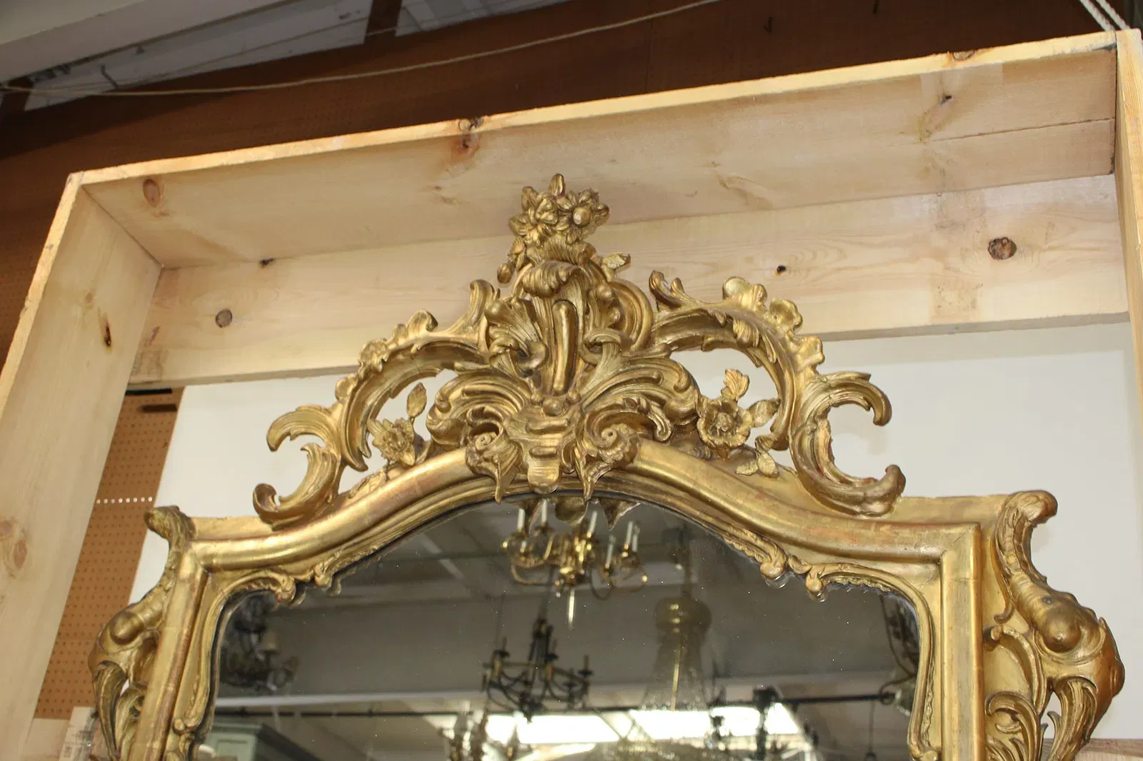 Rococo Style Giltwood Pier Mirror thumbnail 3
