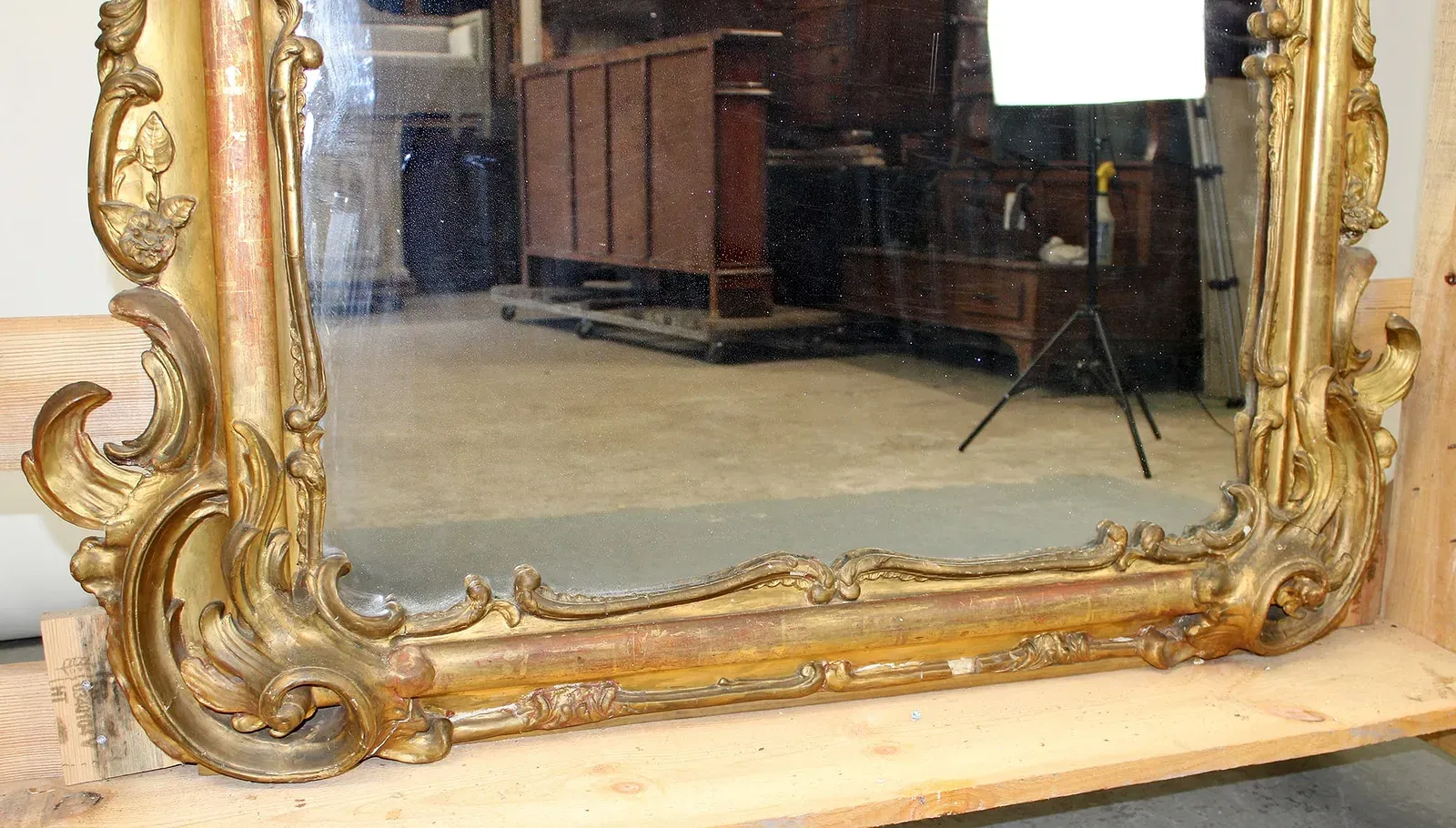Rococo Style Giltwood Pier Mirror thumbnail 6