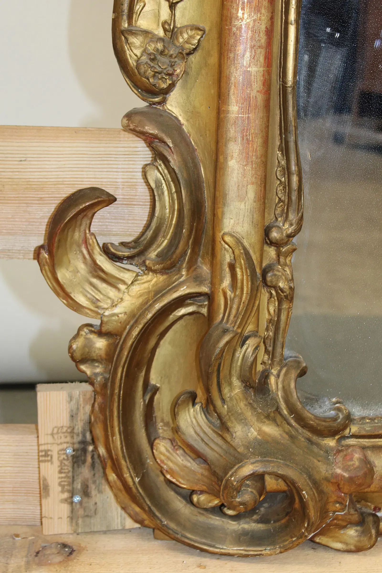 Rococo Style Giltwood Pier Mirror thumbnail 7