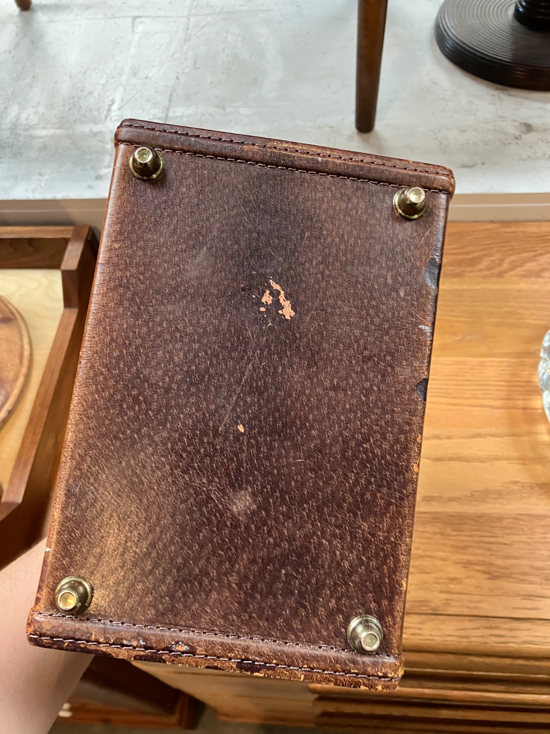 Vintage Leather Box with Brass Lock thumbnail 2