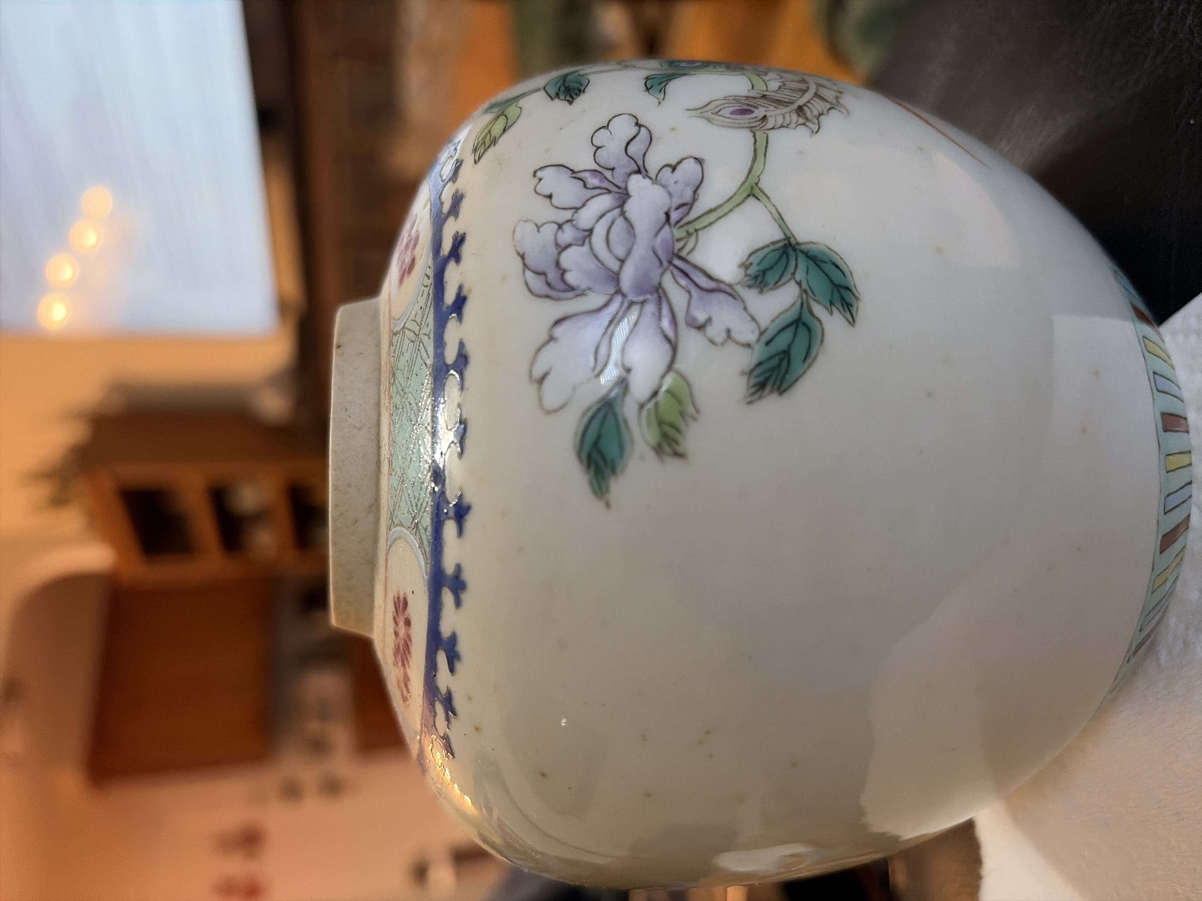 Chinese Famille Rose Porcelain Vase thumbnail 2