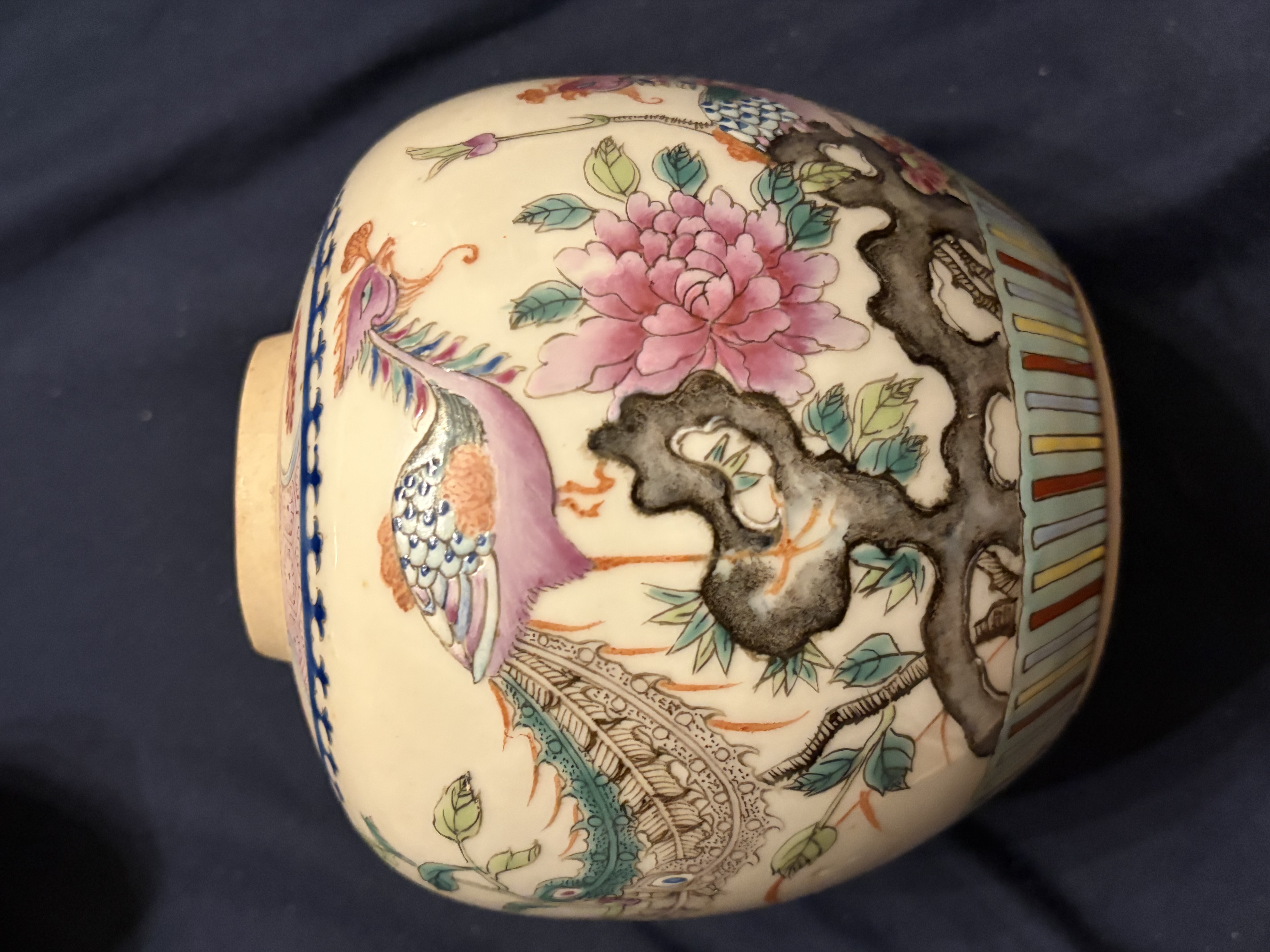 Qing Dynasty Style Famille Rose Vase