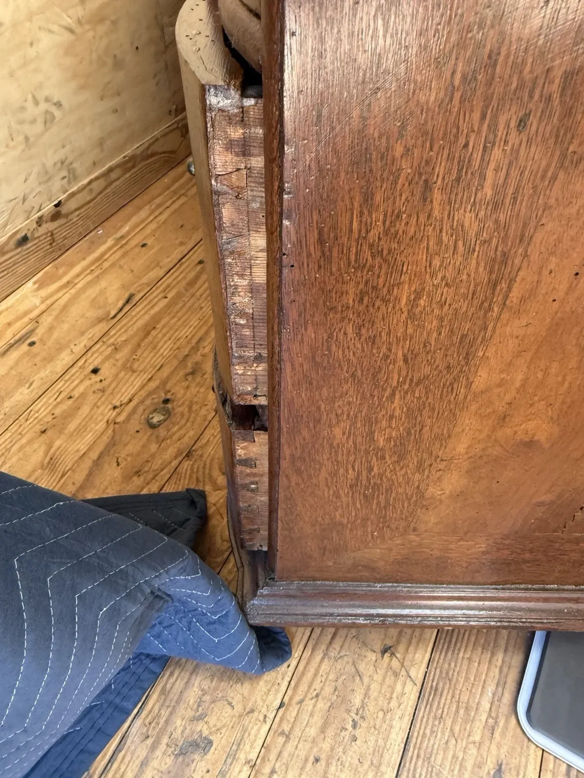 English Georgian Period Walnut Secretary Bookcase thumbnail 7