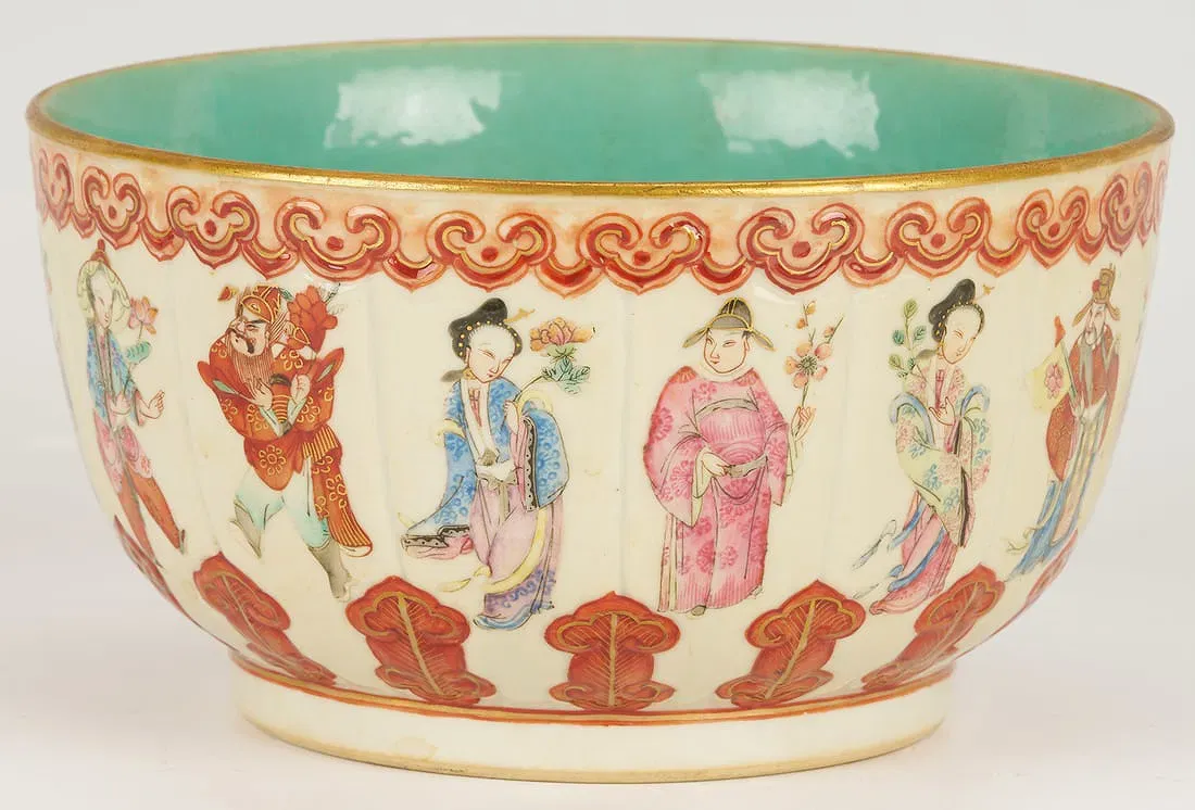 Chinese Famille Rose 'Immortals' Bowl Bearing Daoguang Mark thumbnail 2