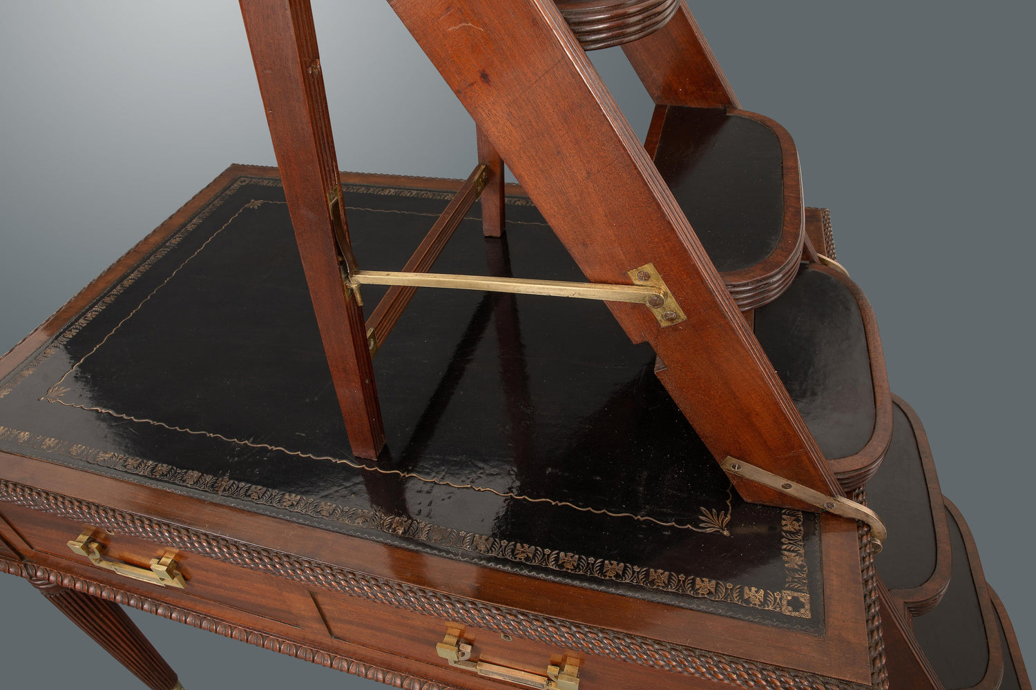 Metamorphic Table thumbnail 7