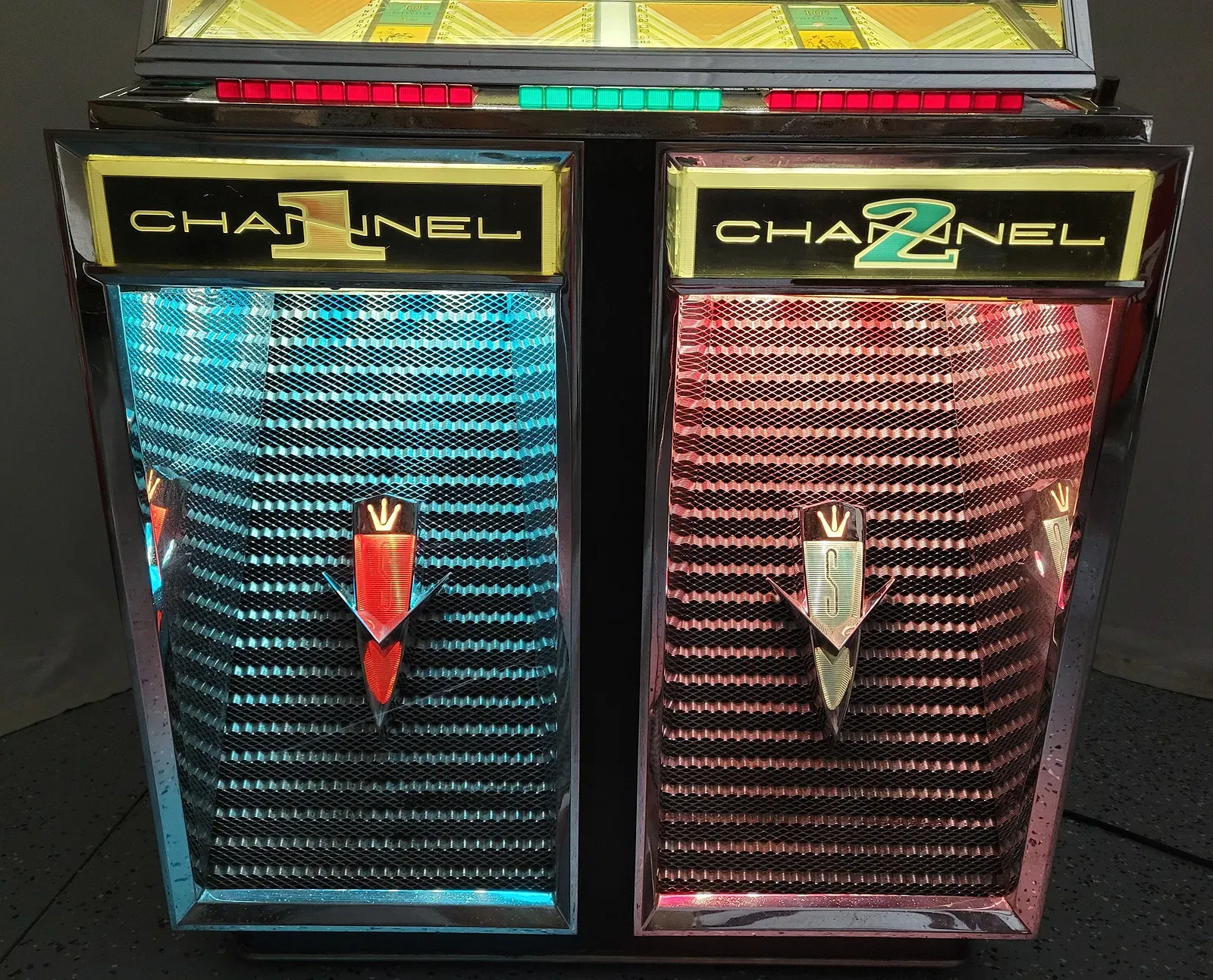 Seeburg Model 222 Stereophonic Select-O-Matic Jukebox thumbnail 3