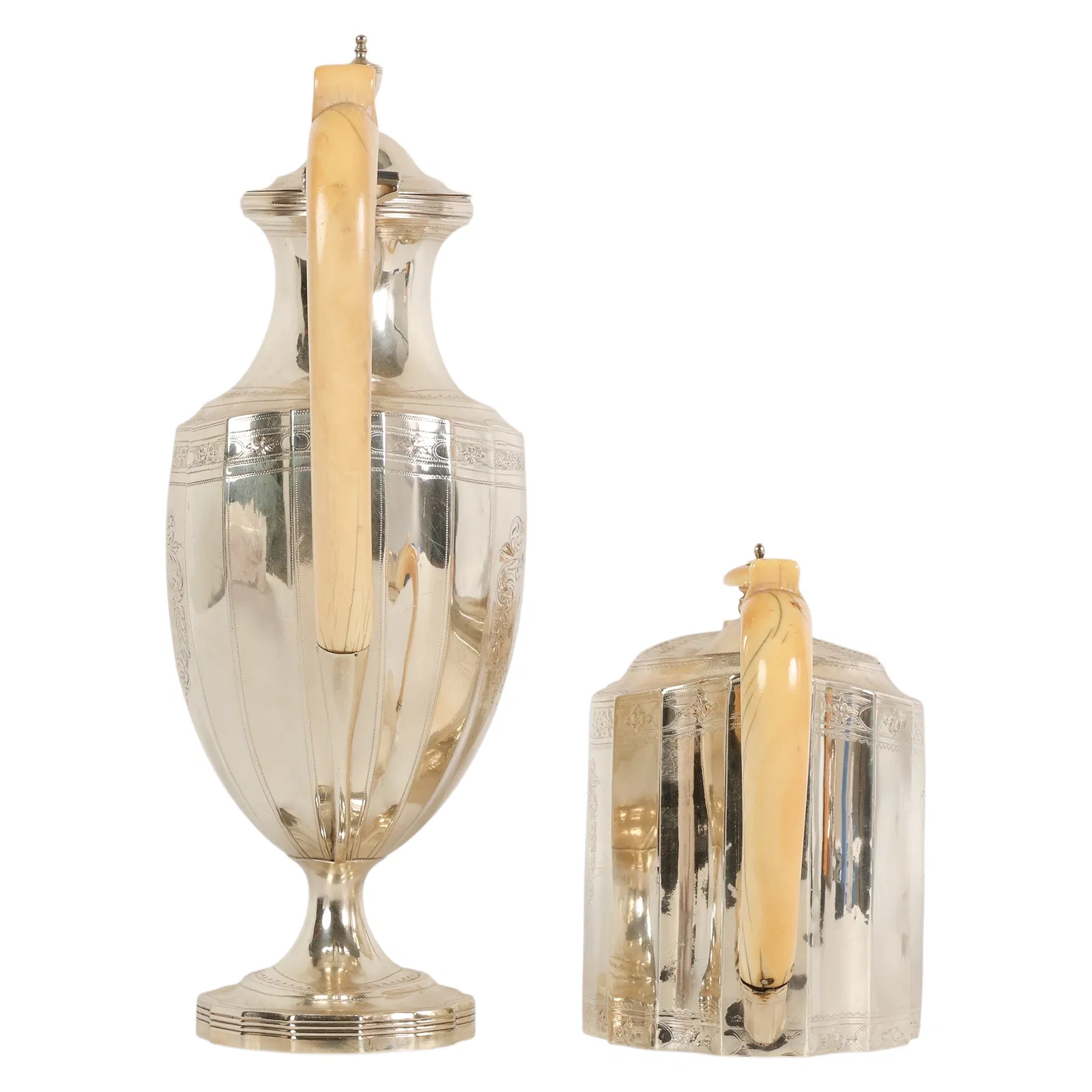 English Edwardian Silver-Plated Tea and Coffee Pot Garniture, Hallmarked 1900 thumbnail 2
