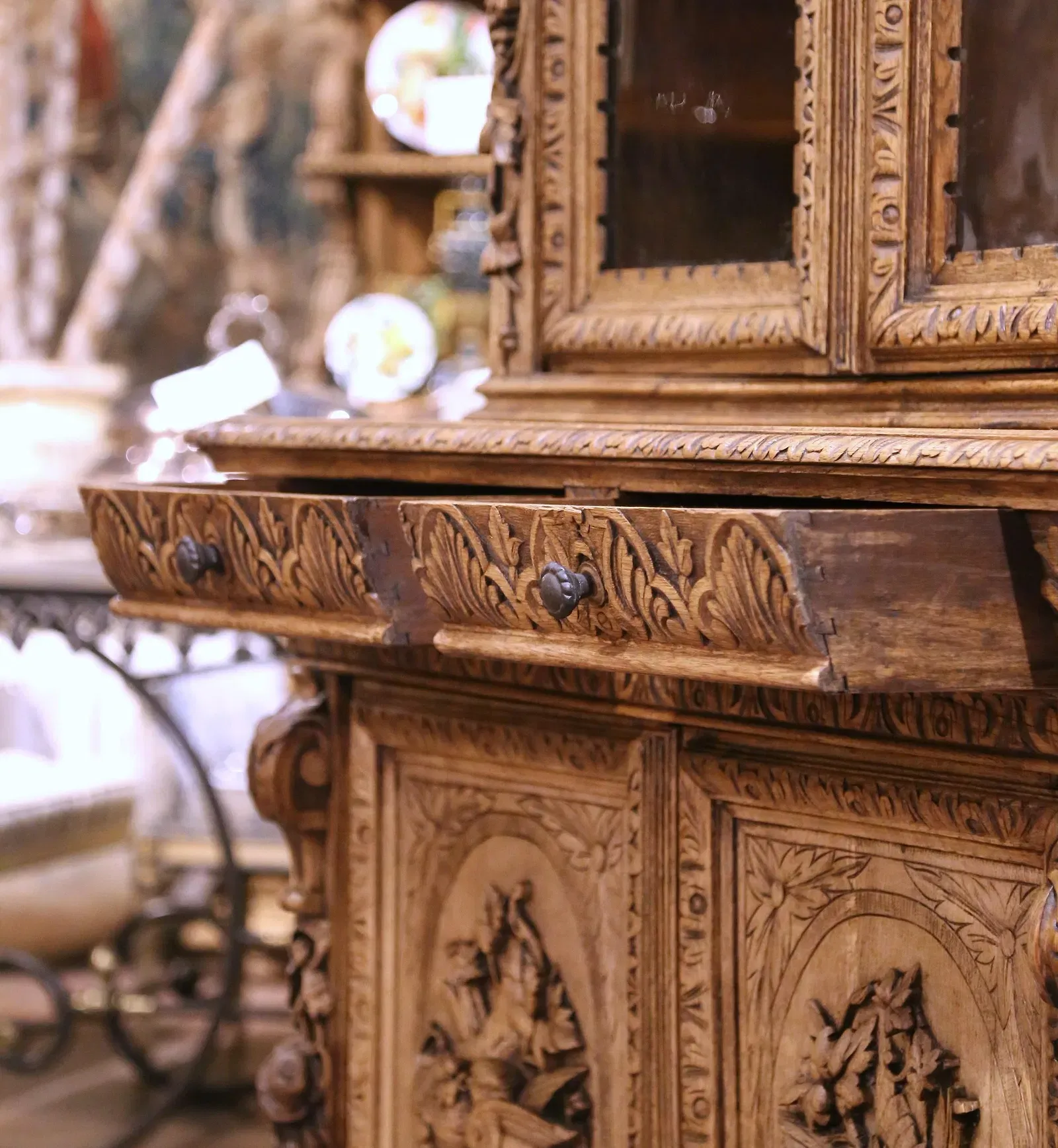 French Renaissance Revival Carved Walnut Hunt Cabinet (Armoire à Fusils) thumbnail 8