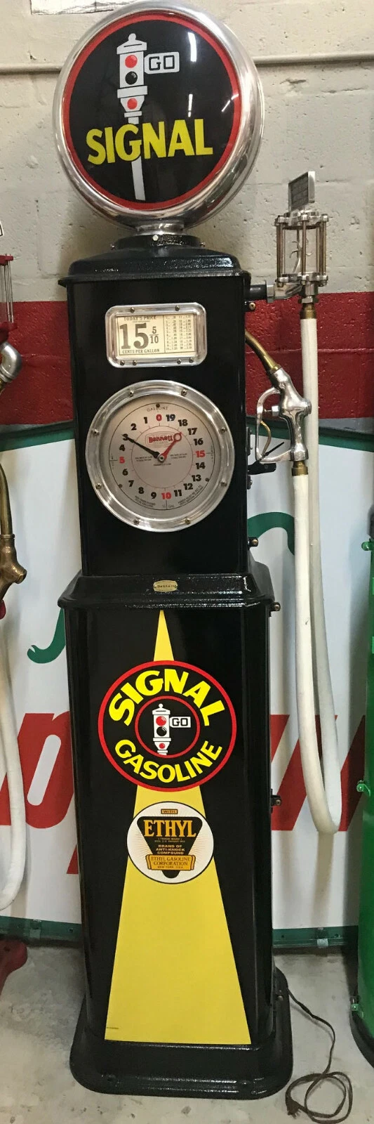 Vintage Signal Gasoline Pump thumbnail 7