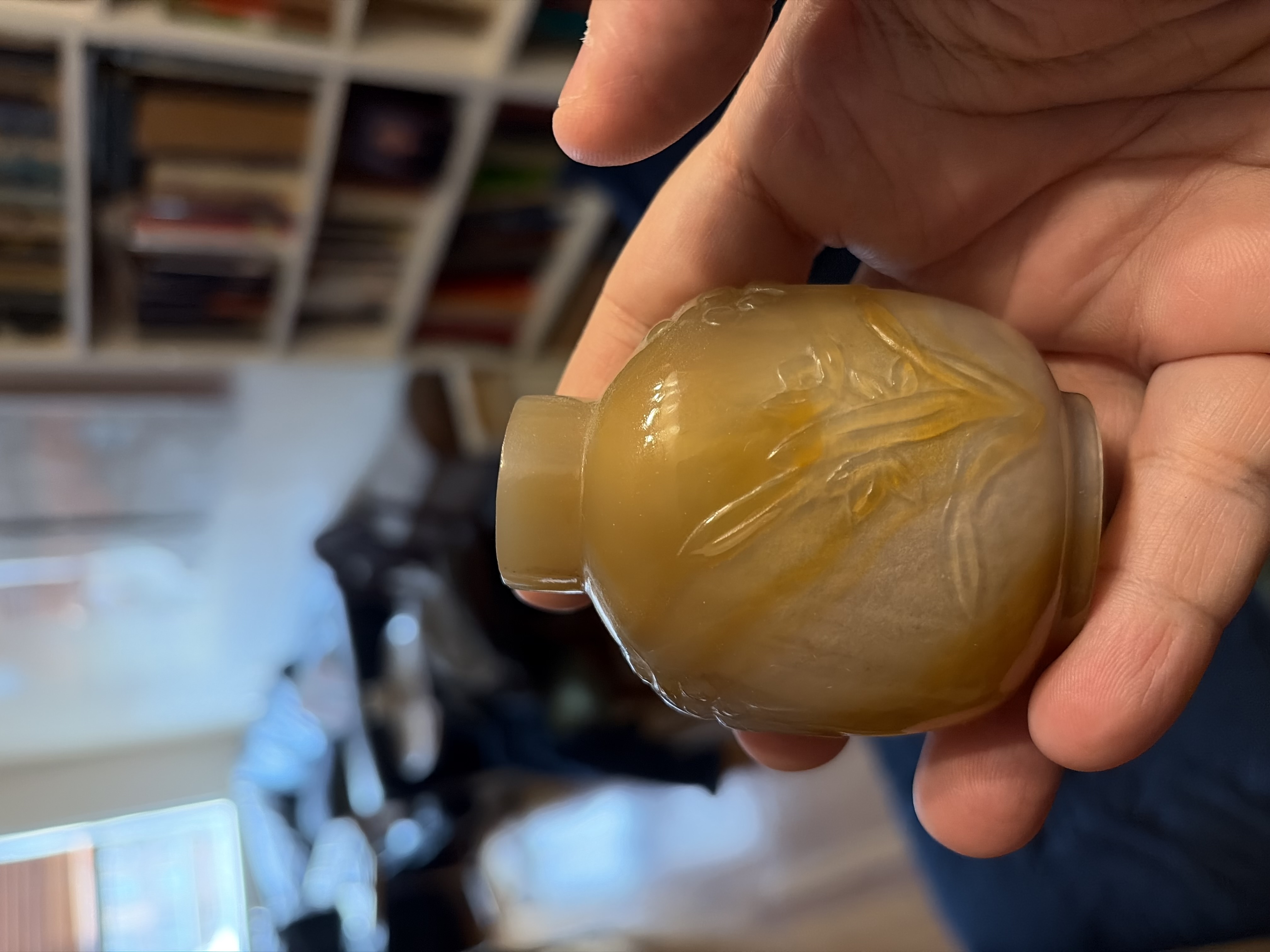 Chinese Carved Agate Snuff Bottle