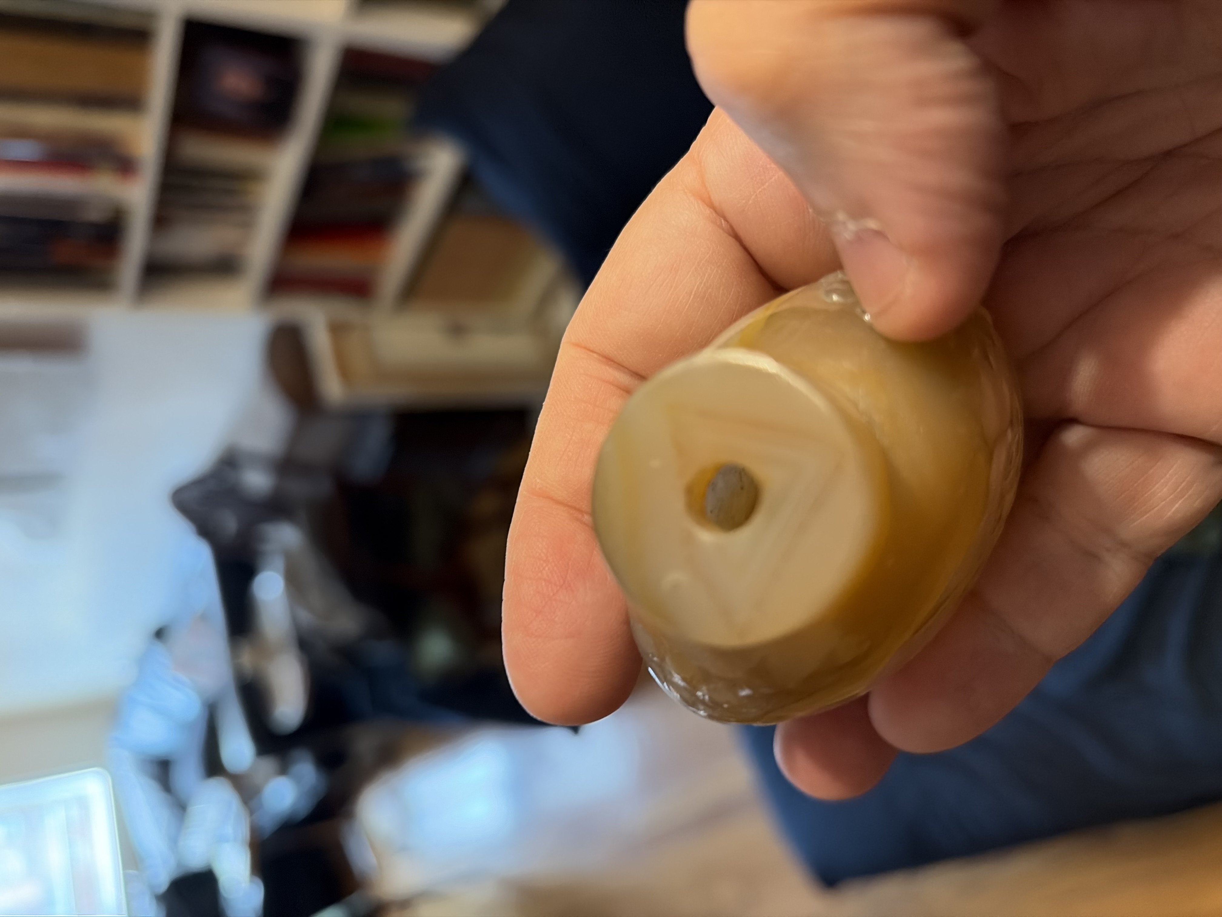 Chinese Carved Agate Snuff Bottle thumbnail 3
