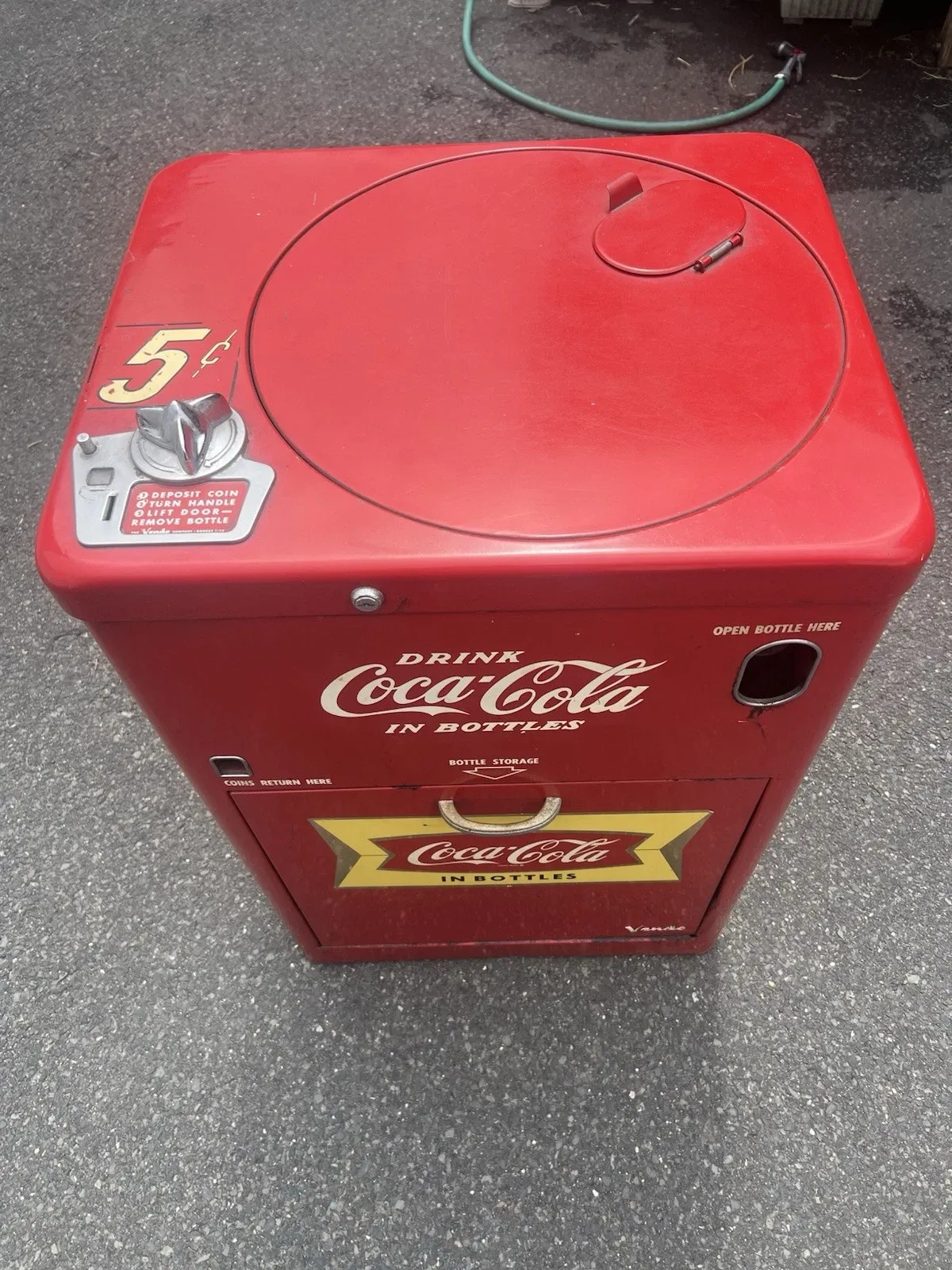Vendo Model A23E Coca-Cola Vending Machine thumbnail 2