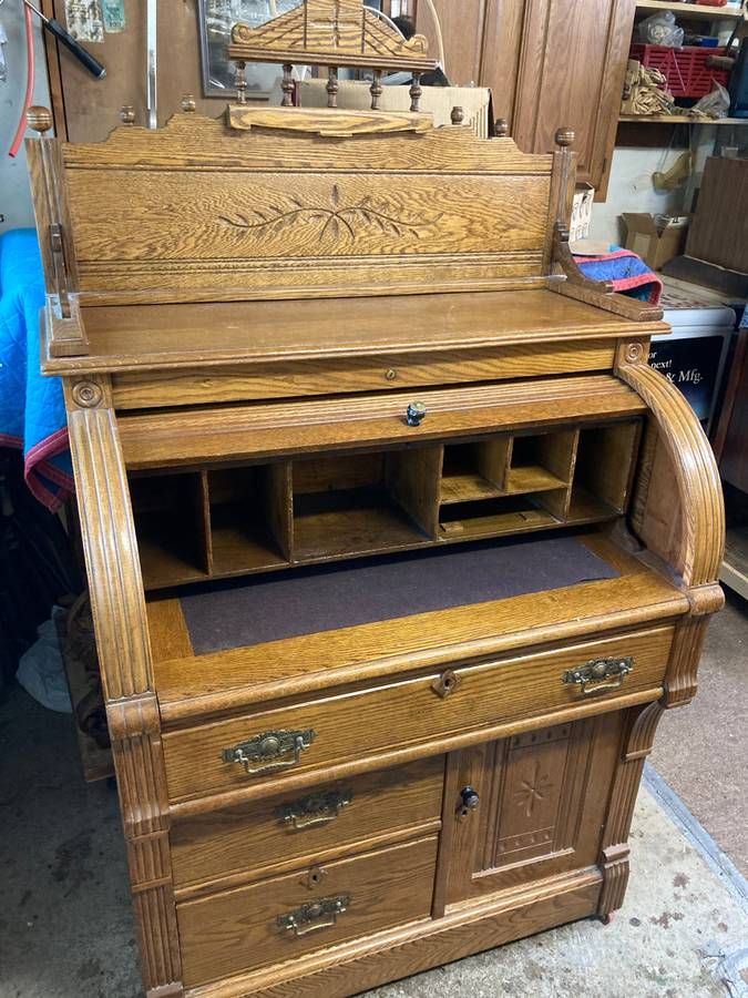 American Victorian Oak Roll-Top Desk thumbnail 2