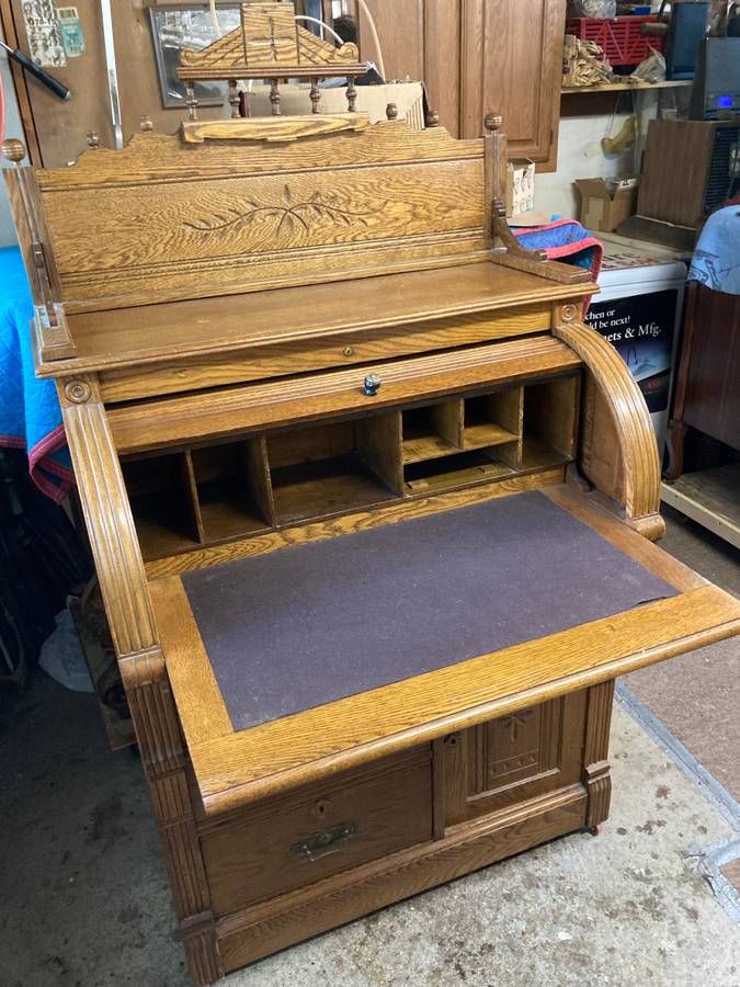 American Victorian Oak Roll-Top Desk thumbnail 3
