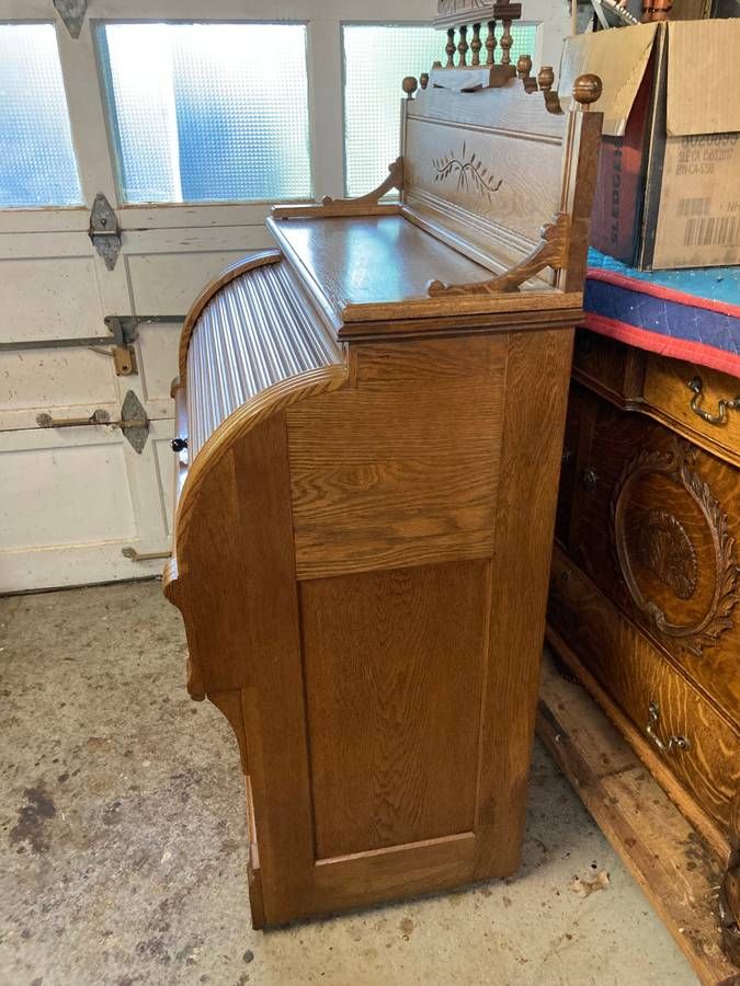 American Victorian Oak Roll-Top Desk thumbnail 4