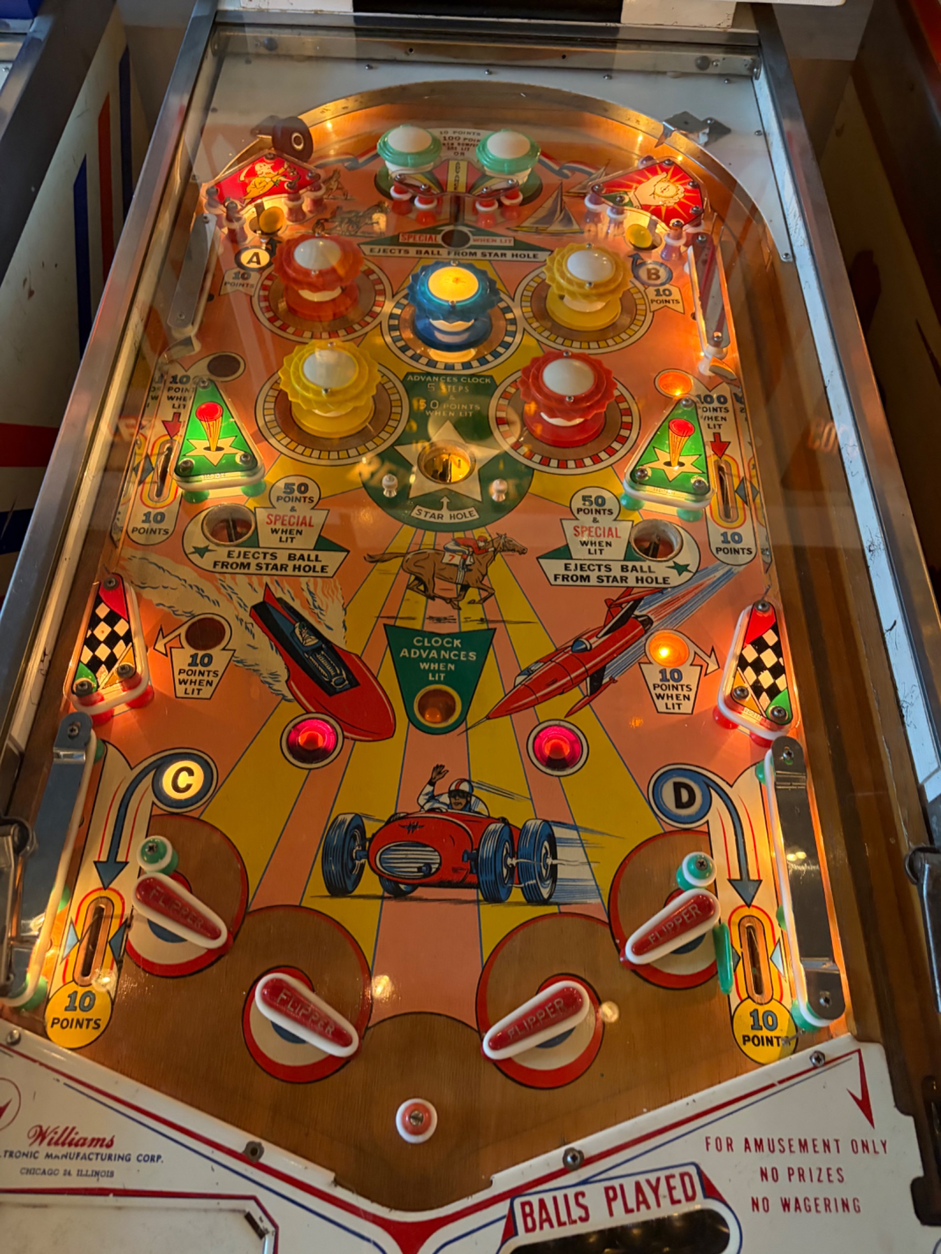American Mid-Century Williams 'Beat the Clock' Electro-Mechanical Pinball Machine thumbnail 4