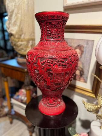 Qing Style Cinnabar Lacquer Vase