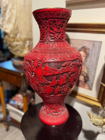 Qing Style Cinnabar Lacquer Vase thumbnail 2