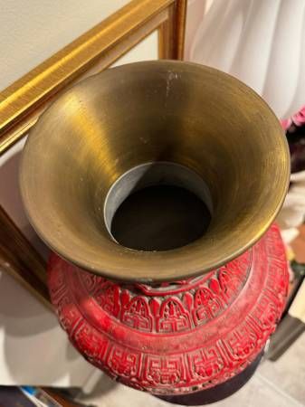 Qing Style Cinnabar Lacquer Vase thumbnail 3