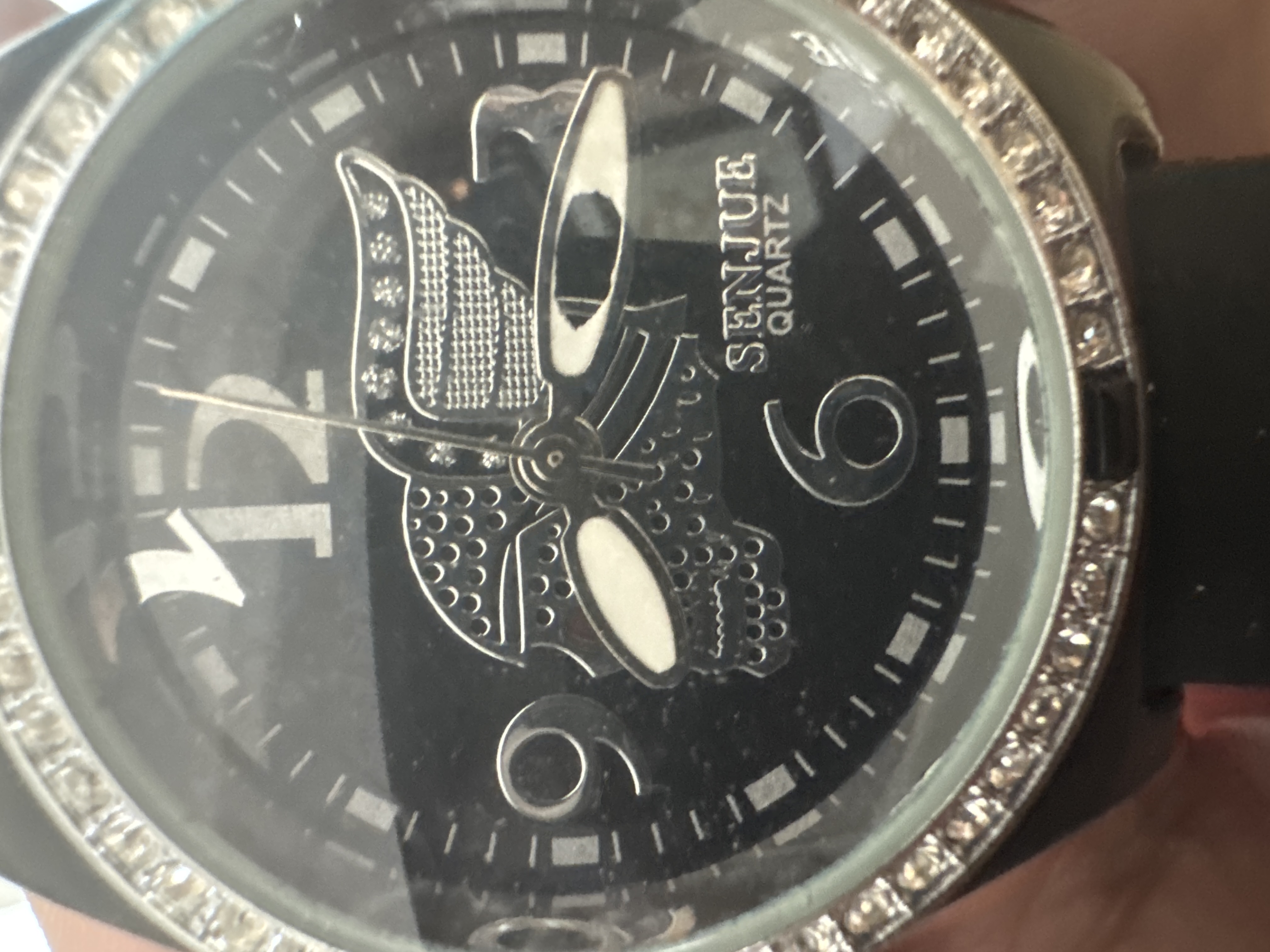 Modern Fashion Wristwatch
