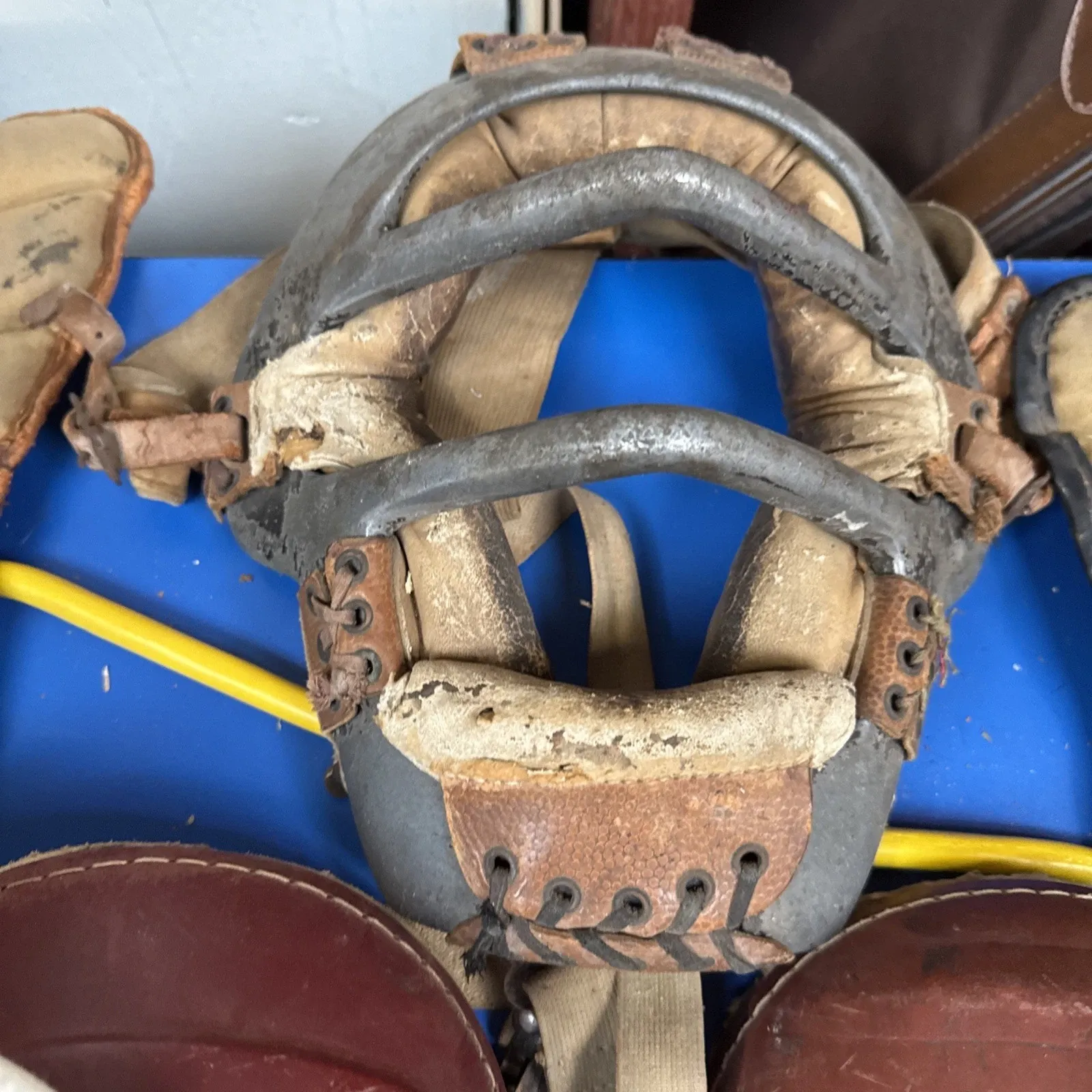 Various Styles Diverse Collection of Antiques and Collectibles thumbnail 7
