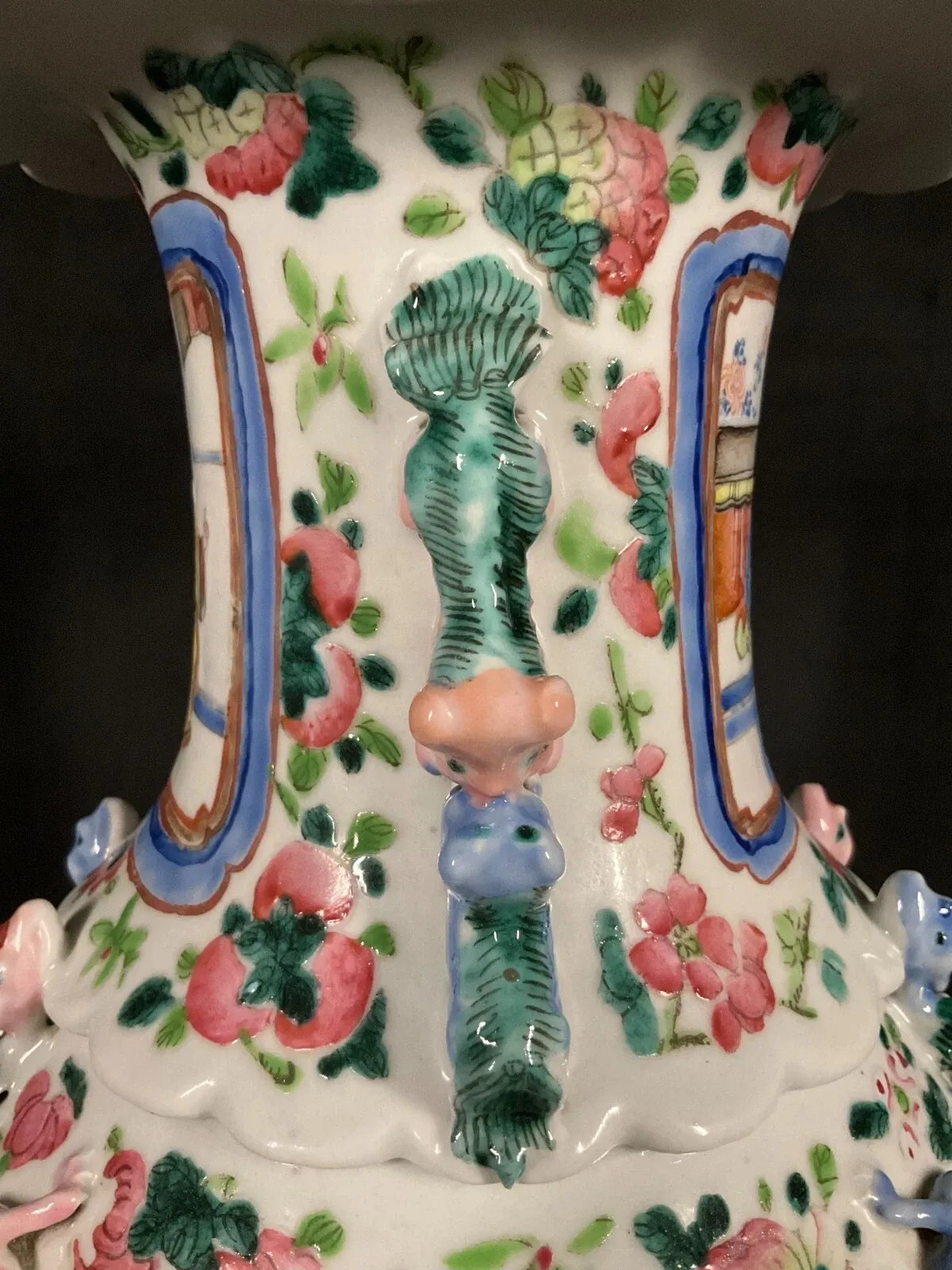 19th Century Chinese Famille Rose Porcelain Vase with Applied Chilong thumbnail 7