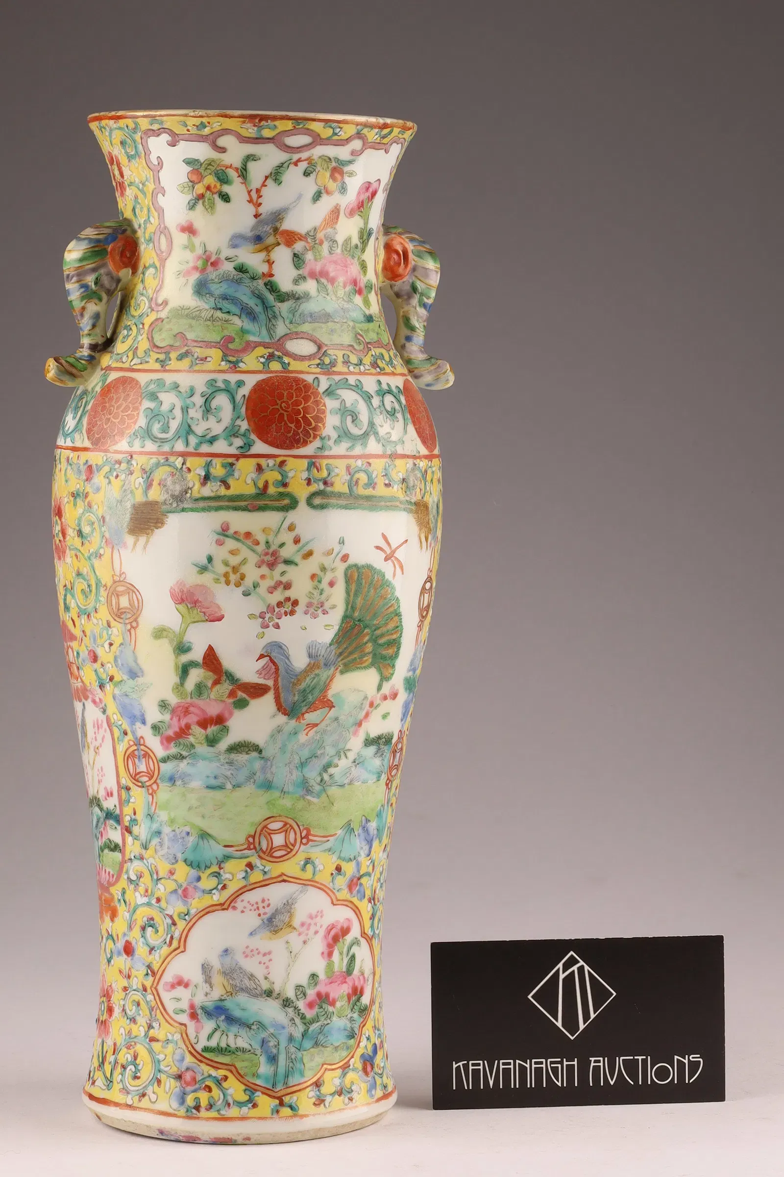 Chinese Famille Rose Style Porcelain Vase thumbnail 2
