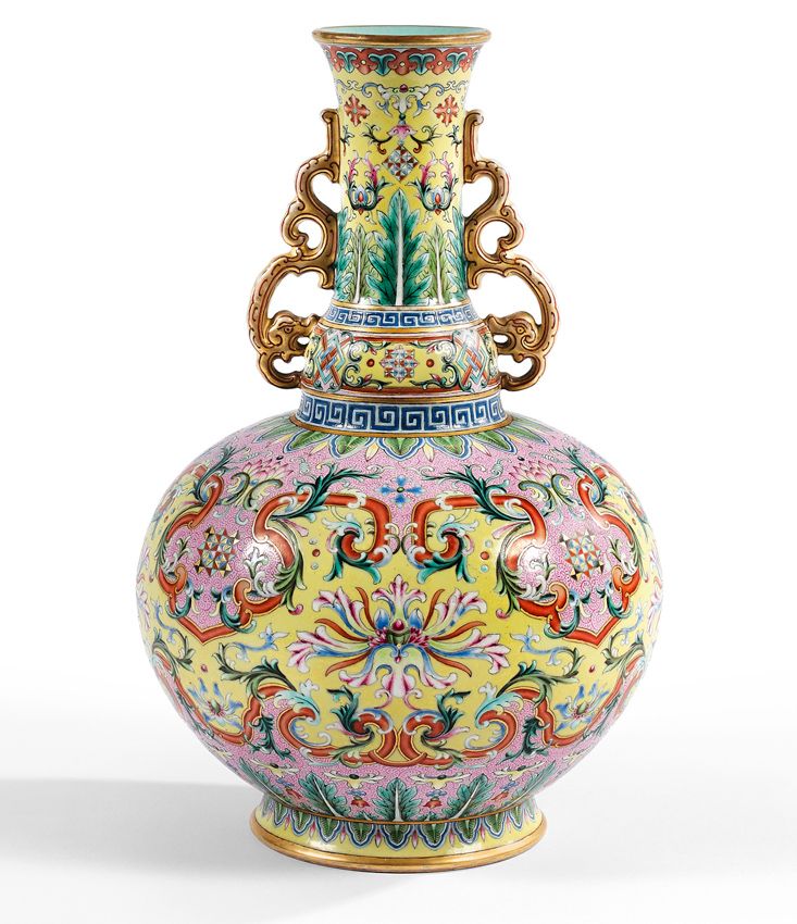 Qing Dynasty Famille Rose Porcelain Vase