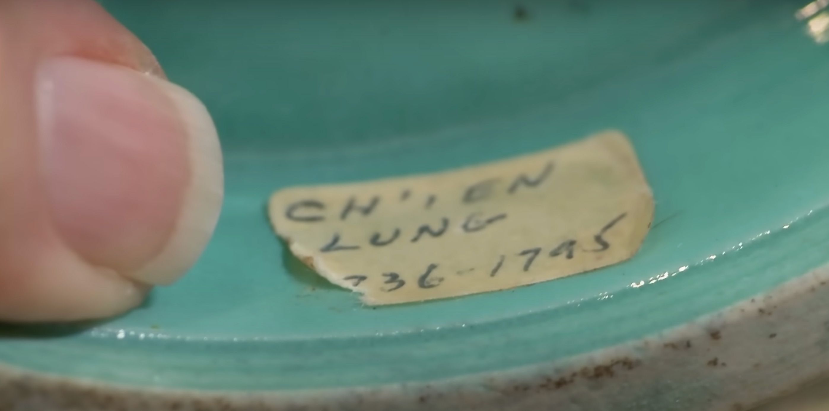 Chinese Qing Revival Famille Rose Turquoise-Ground Porcelain Lobed Bowl thumbnail 6