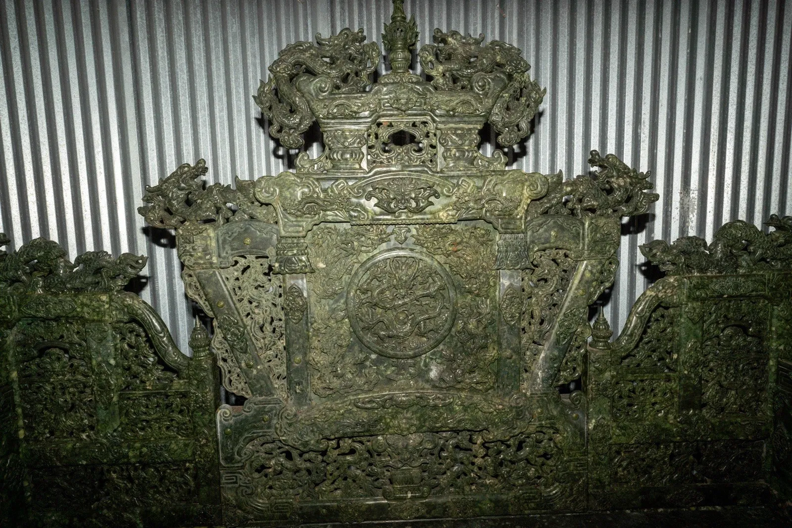 Monumental Chinese Carved Jadeite or Hardstone Dragon Bed thumbnail 6
