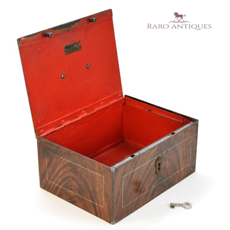 English Victorian Mahogany and Walnut Writing Box or Tea Caddy thumbnail 3